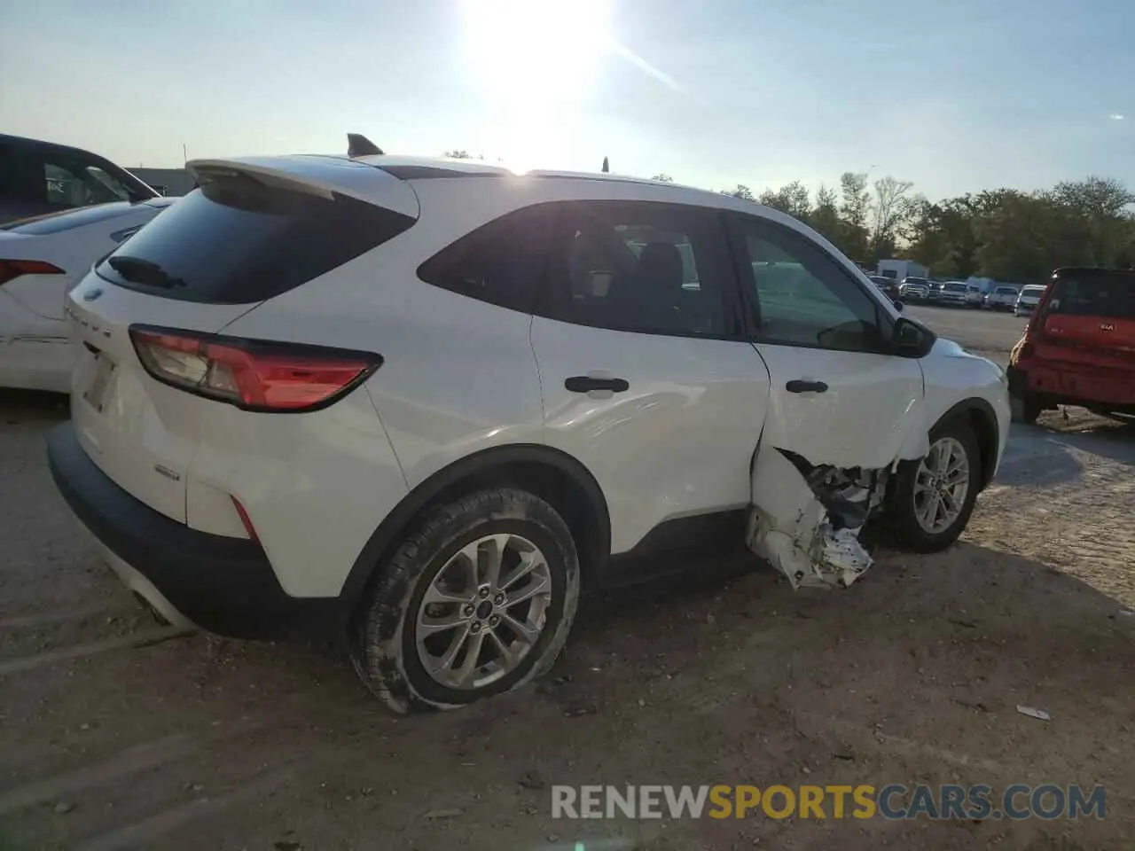 3 fotografías del automóvil dañado 1FMCU0F66LUA83049 FORD ESCAPE 2020