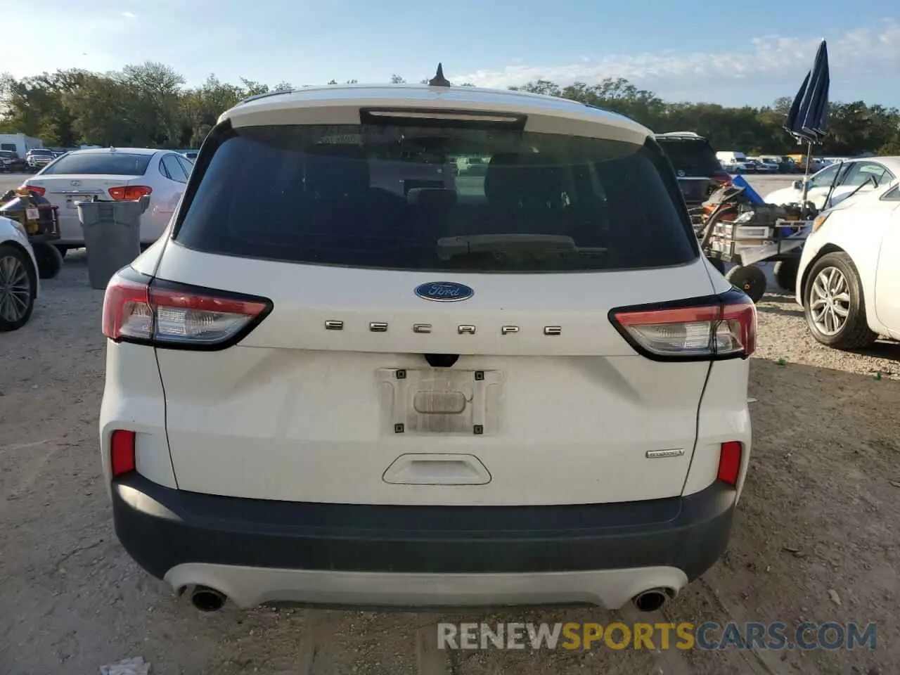 6 fotografías del automóvil dañado 1FMCU0F66LUA83049 FORD ESCAPE 2020