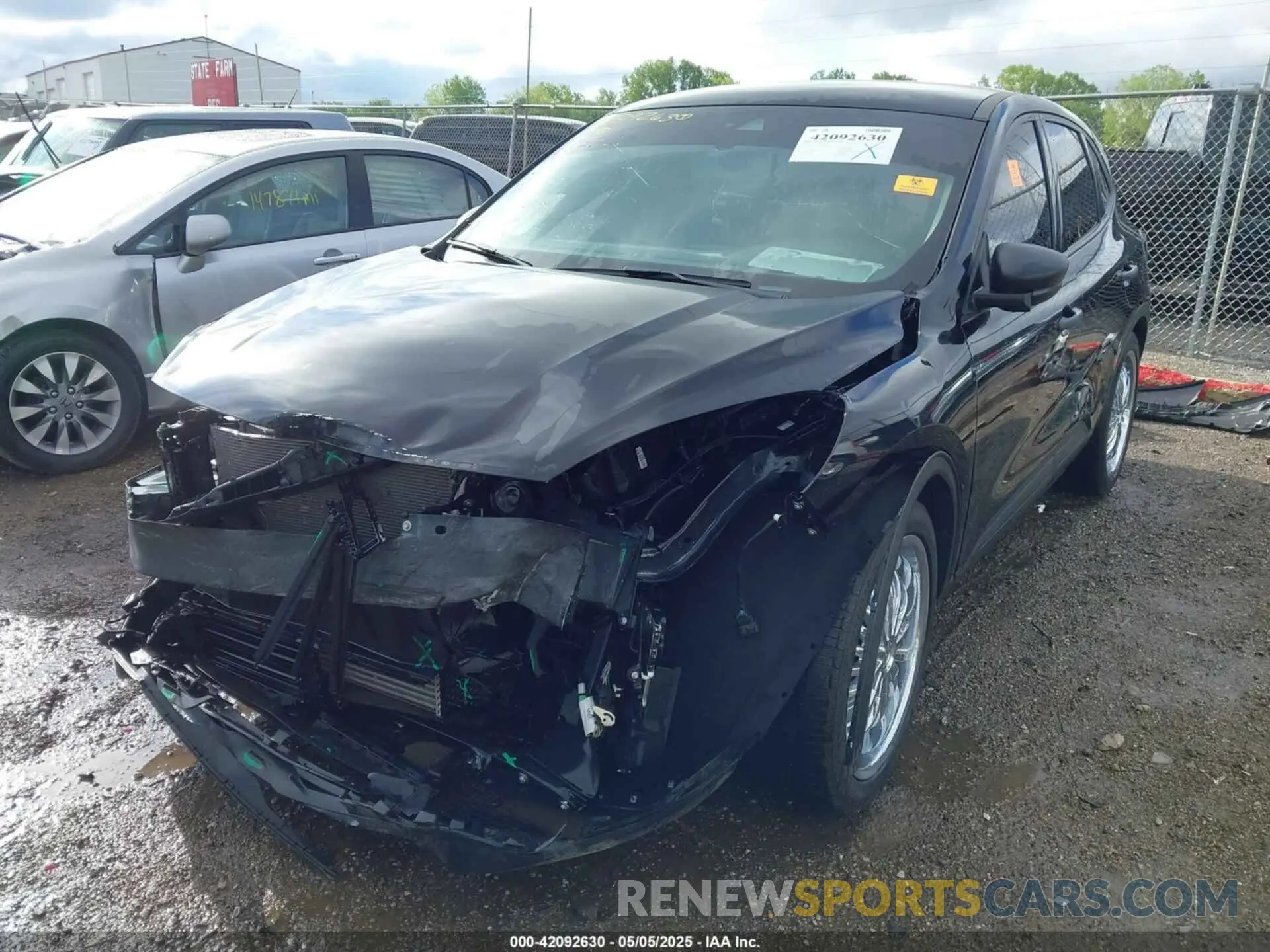 2 fotografías del automóvil dañado 1FMCU0F67LUA83447 FORD ESCAPE 2020