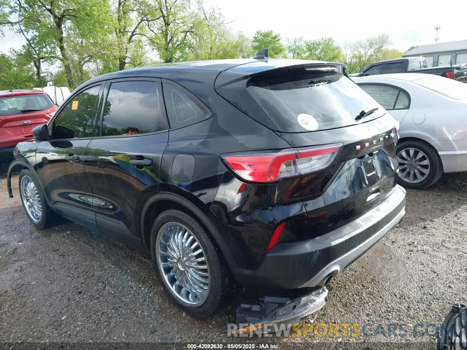 3 fotografías del automóvil dañado 1FMCU0F67LUA83447 FORD ESCAPE 2020