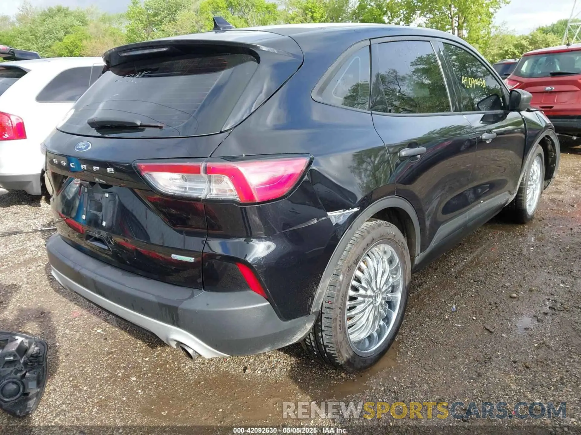 4 fotografías del automóvil dañado 1FMCU0F67LUA83447 FORD ESCAPE 2020
