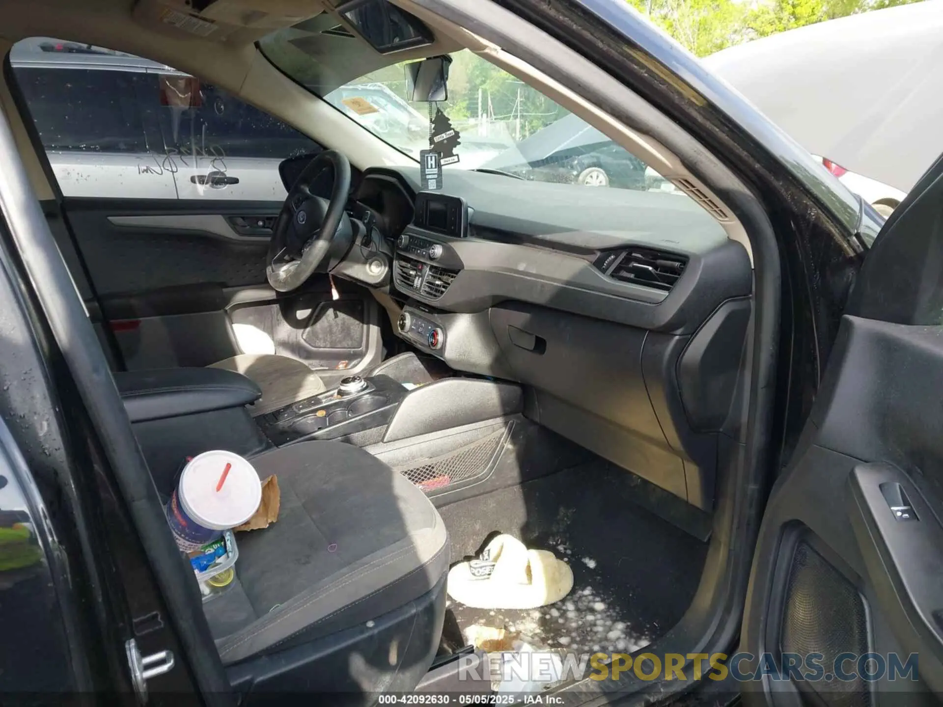 5 fotografías del automóvil dañado 1FMCU0F67LUA83447 FORD ESCAPE 2020
