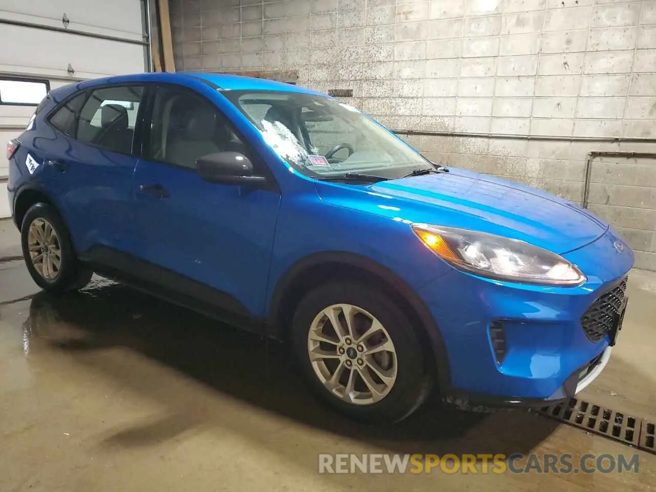 4 fotografías del automóvil dañado 1FMCU0F67LUC07622 FORD ESCAPE 2020