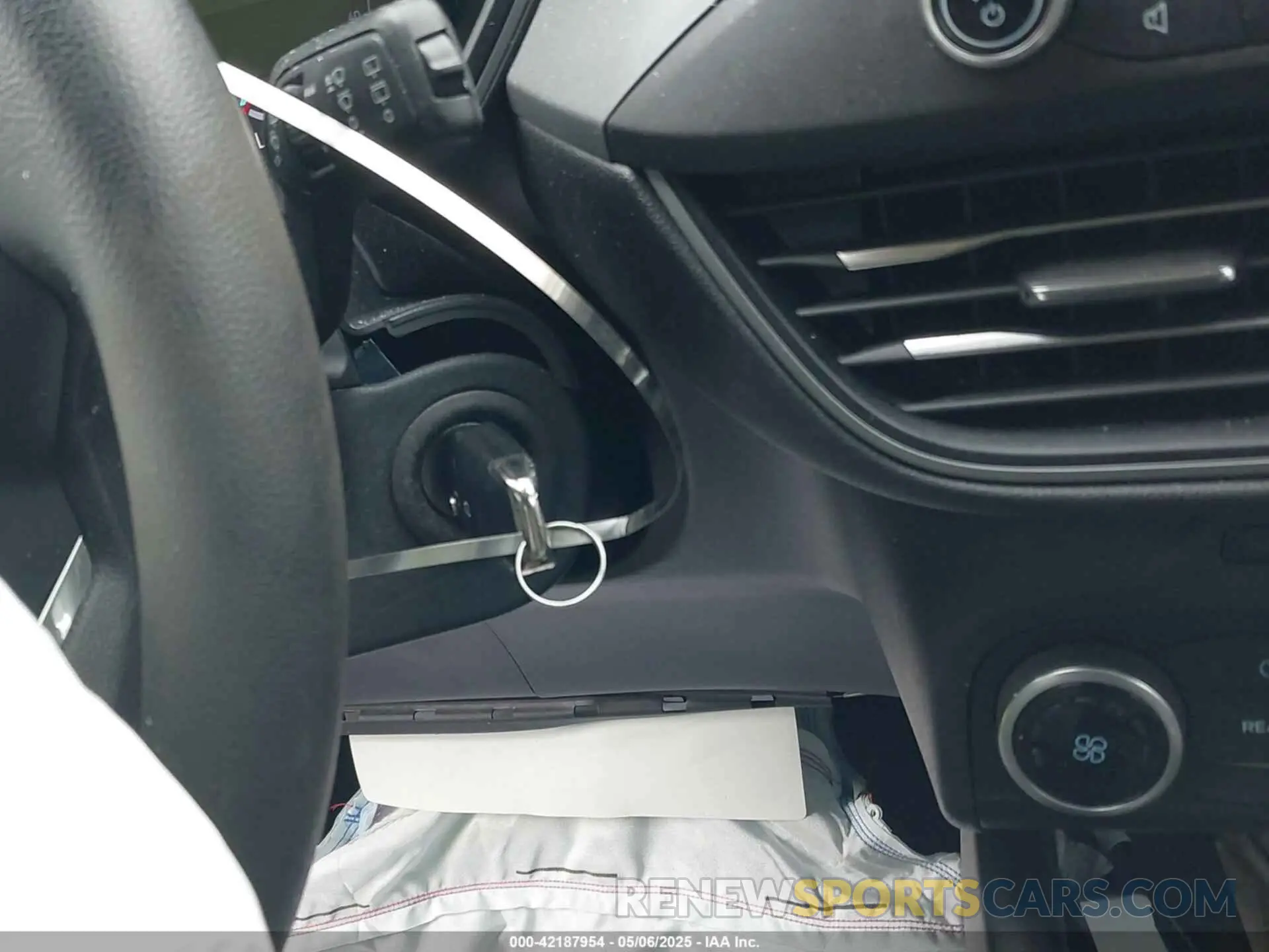 11 fotografías del automóvil dañado 1FMCU0F68LUC20976 FORD ESCAPE 2020