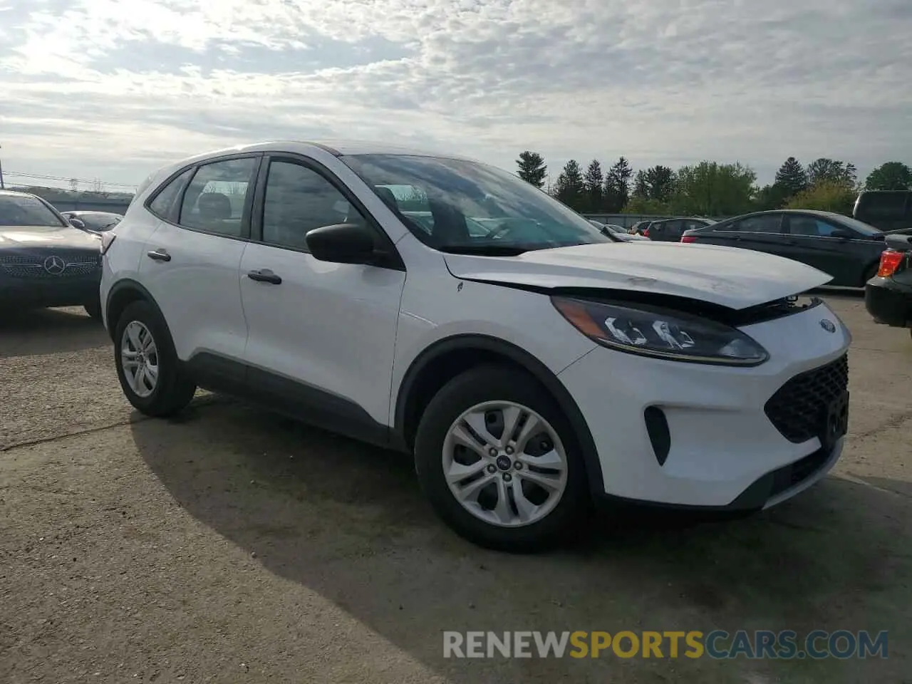 4 fotografías del automóvil dañado 1FMCU0F68LUC62953 FORD ESCAPE 2020