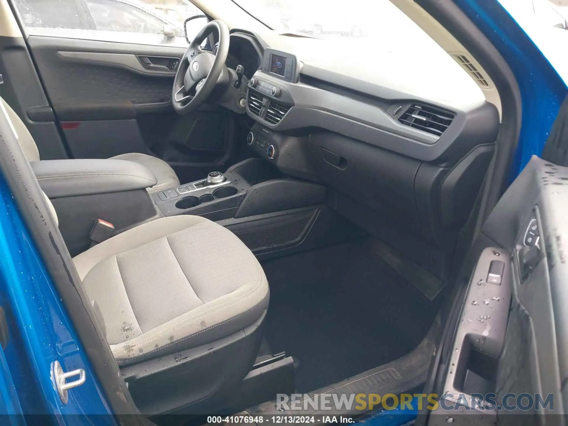 5 fotografías del automóvil dañado 1FMCU0F6XLUA23677 FORD ESCAPE 2020