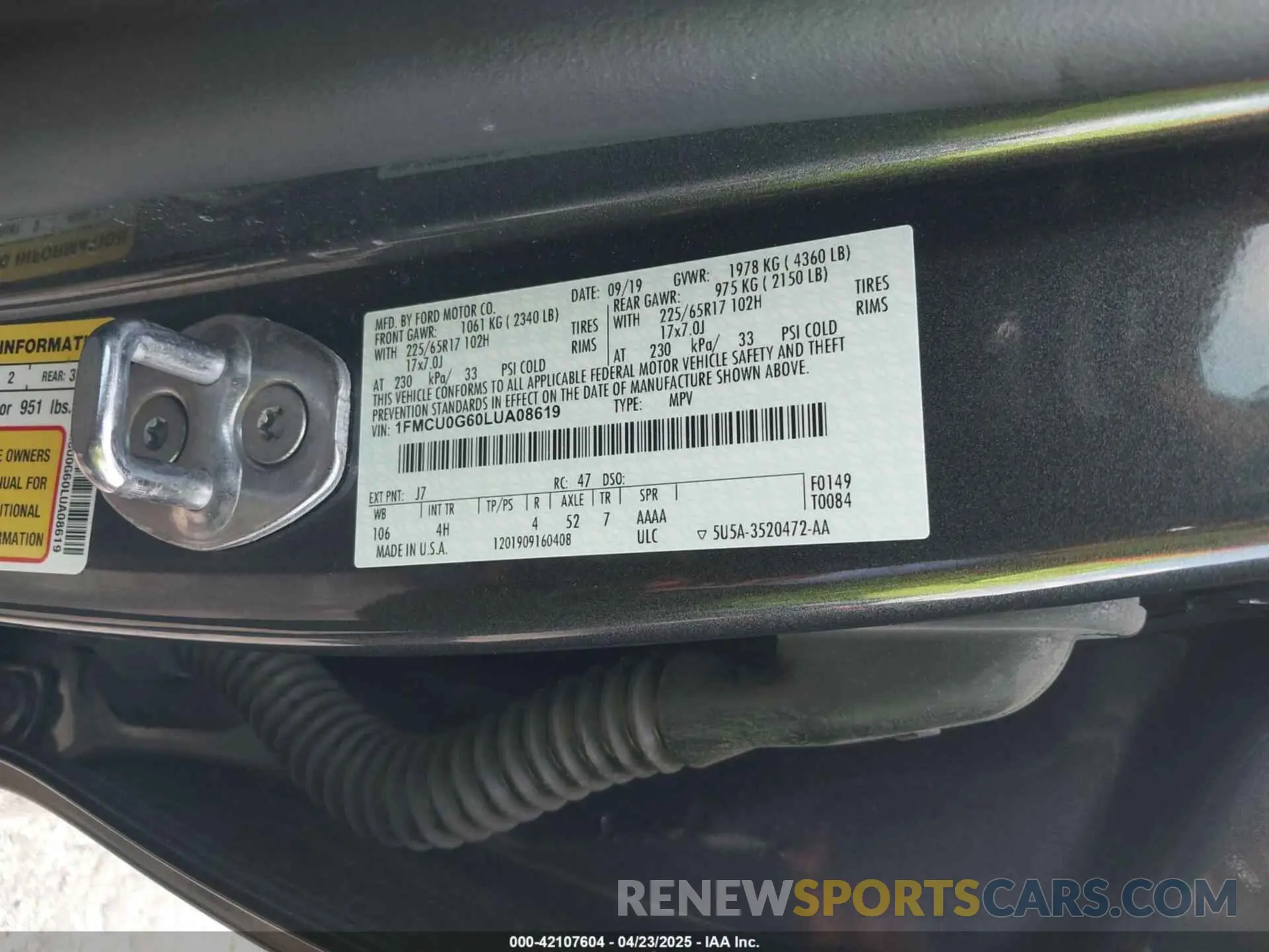 9 fotografías del automóvil dañado 1FMCU0G60LUA08619 FORD ESCAPE 2020