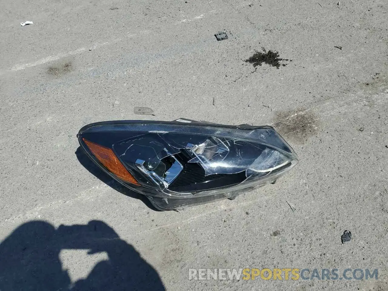 12 fotografías del automóvil dañado 1FMCU0G60LUA12282 FORD ESCAPE 2020