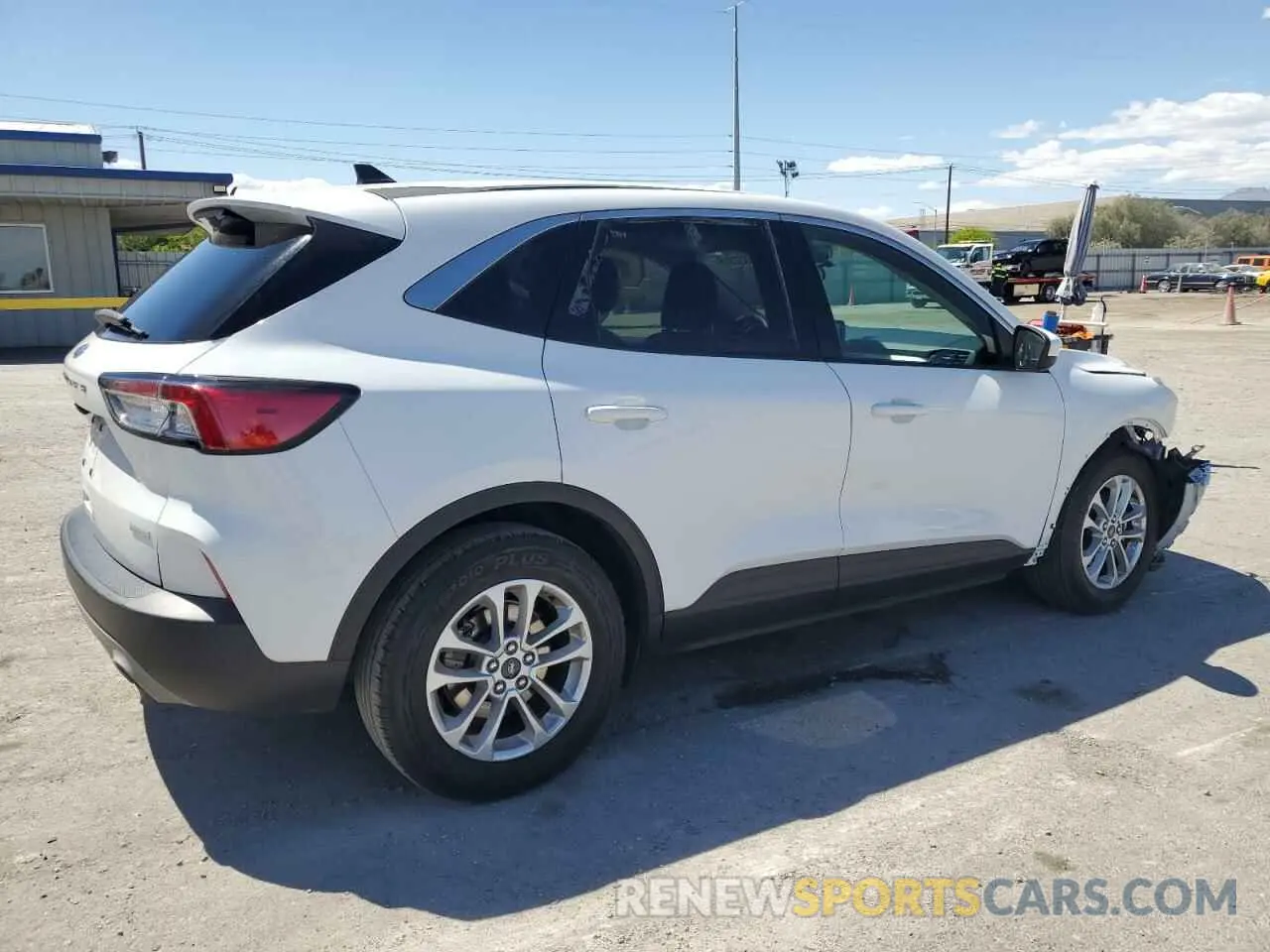 3 fotografías del automóvil dañado 1FMCU0G60LUA12282 FORD ESCAPE 2020