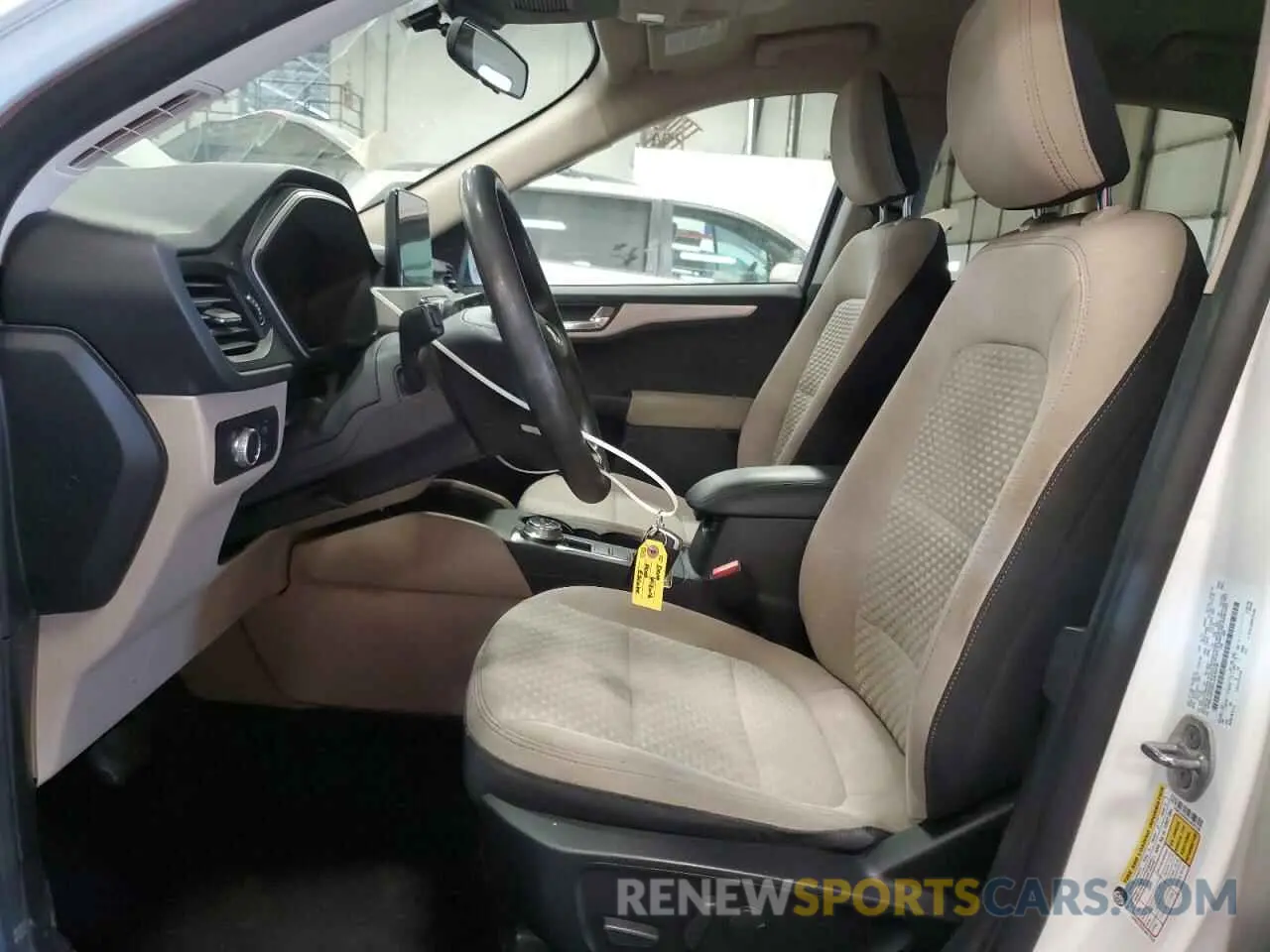 7 fotografías del automóvil dañado 1FMCU0G60LUA35139 FORD ESCAPE 2020