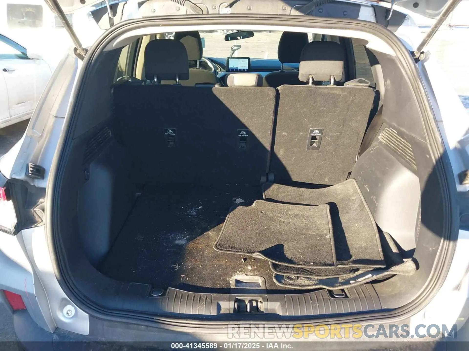13 fotografías del automóvil dañado 1FMCU0G60LUA54306 FORD ESCAPE 2020
