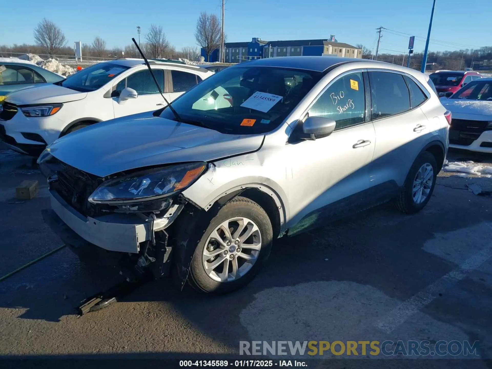 2 fotografías del automóvil dañado 1FMCU0G60LUA54306 FORD ESCAPE 2020