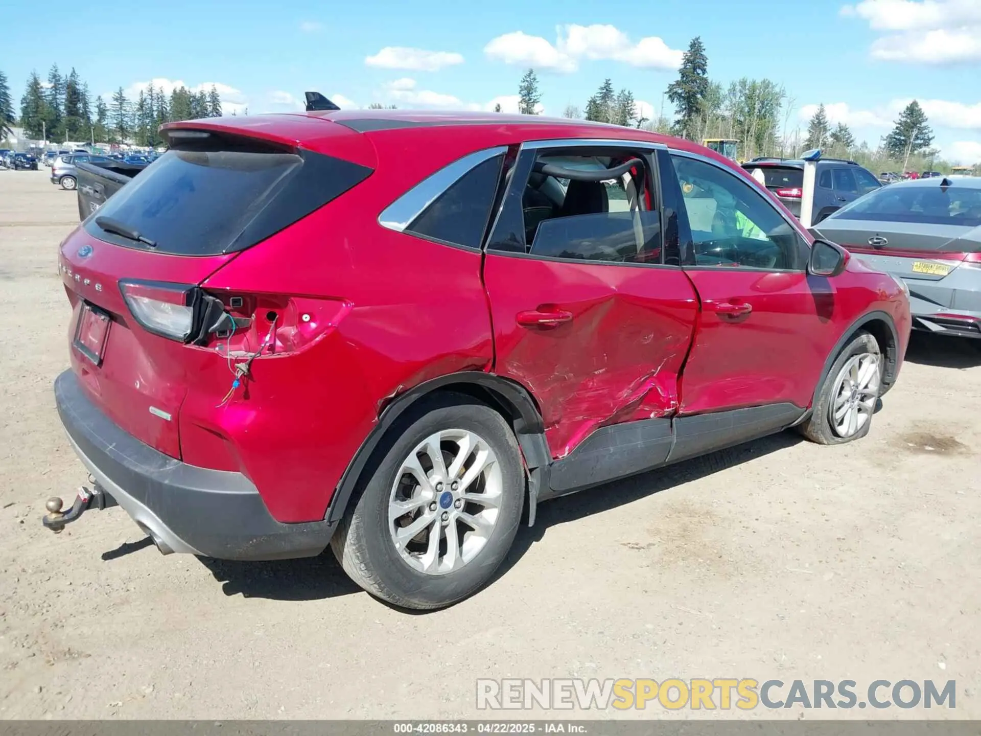 4 fotografías del automóvil dañado 1FMCU0G60LUA79304 FORD ESCAPE 2020