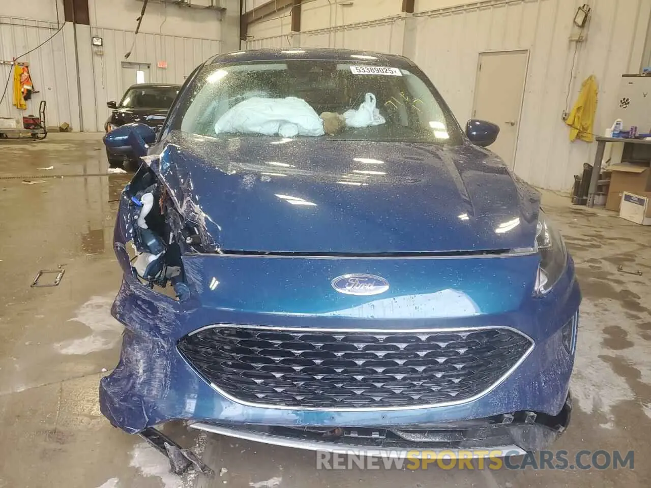 5 fotografías del automóvil dañado 1FMCU0G60LUB92699 FORD ESCAPE 2020