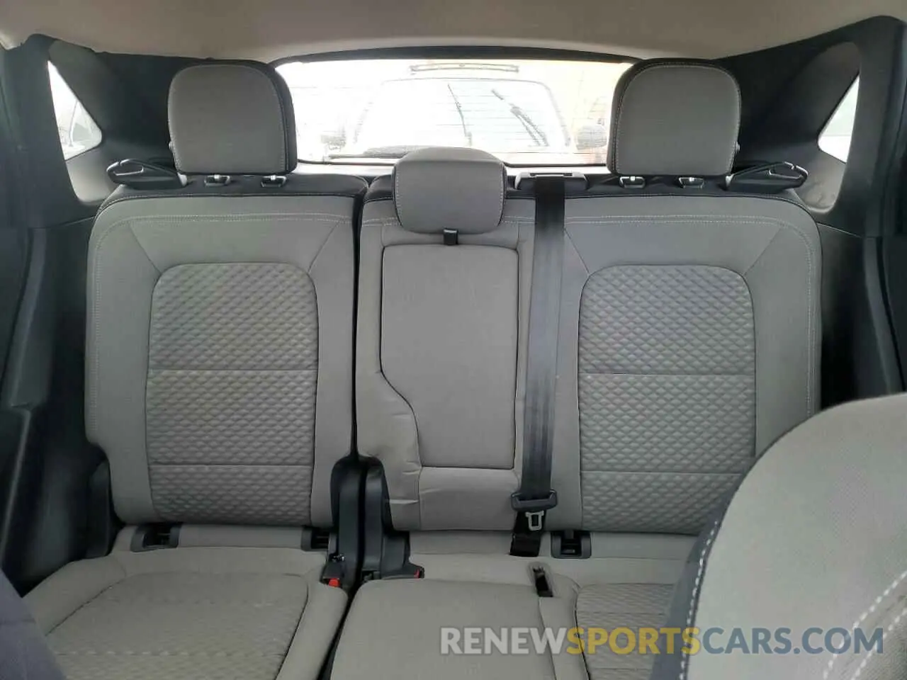 10 fotografías del automóvil dañado 1FMCU0G60LUB93237 FORD ESCAPE 2020