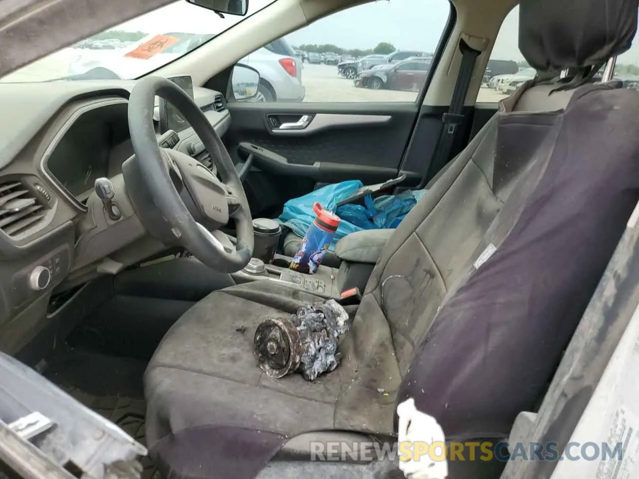 7 fotografías del automóvil dañado 1FMCU0G60LUC61942 FORD ESCAPE 2020