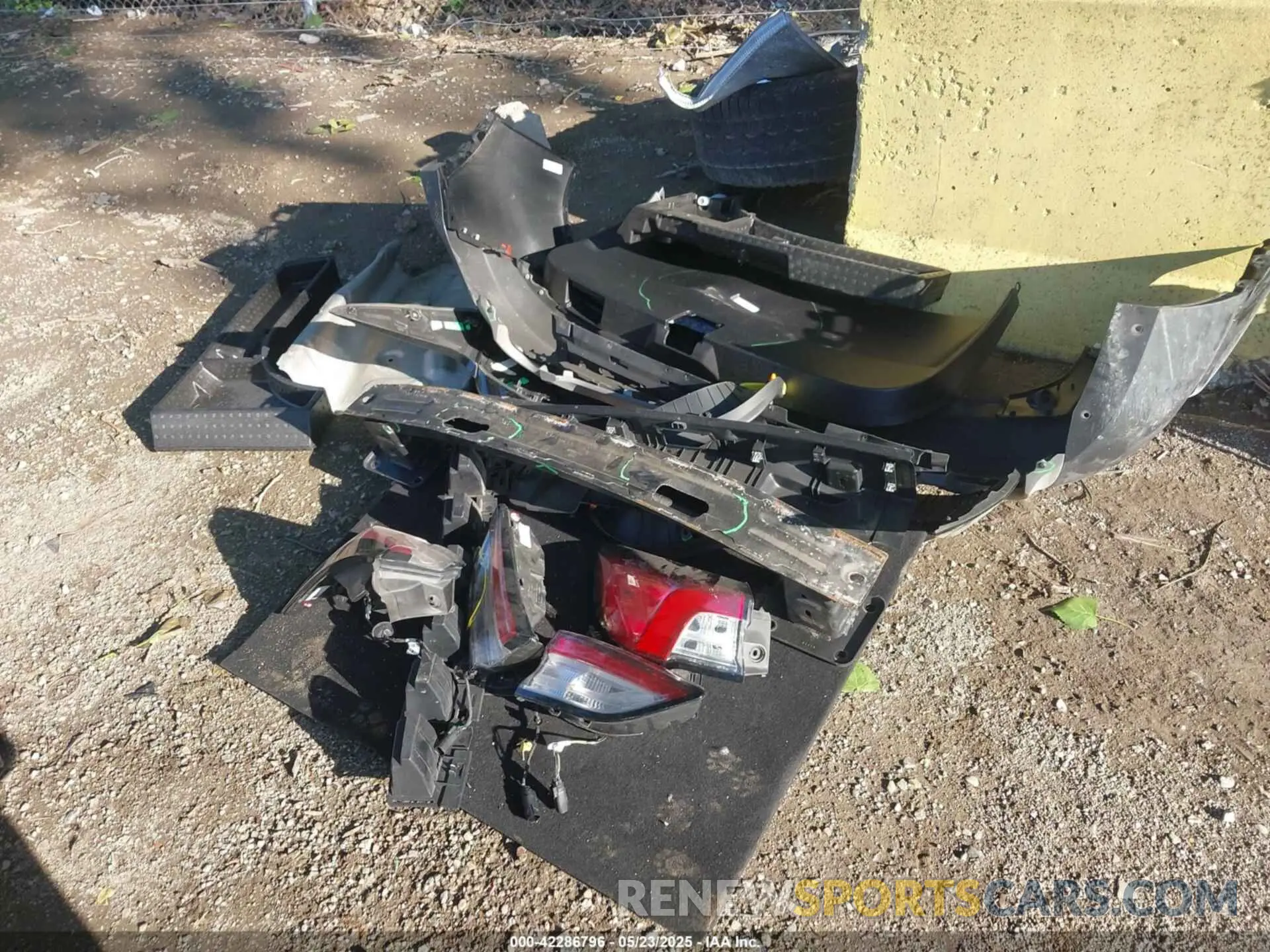12 fotografías del automóvil dañado 1FMCU0G61LUA29107 FORD ESCAPE 2020
