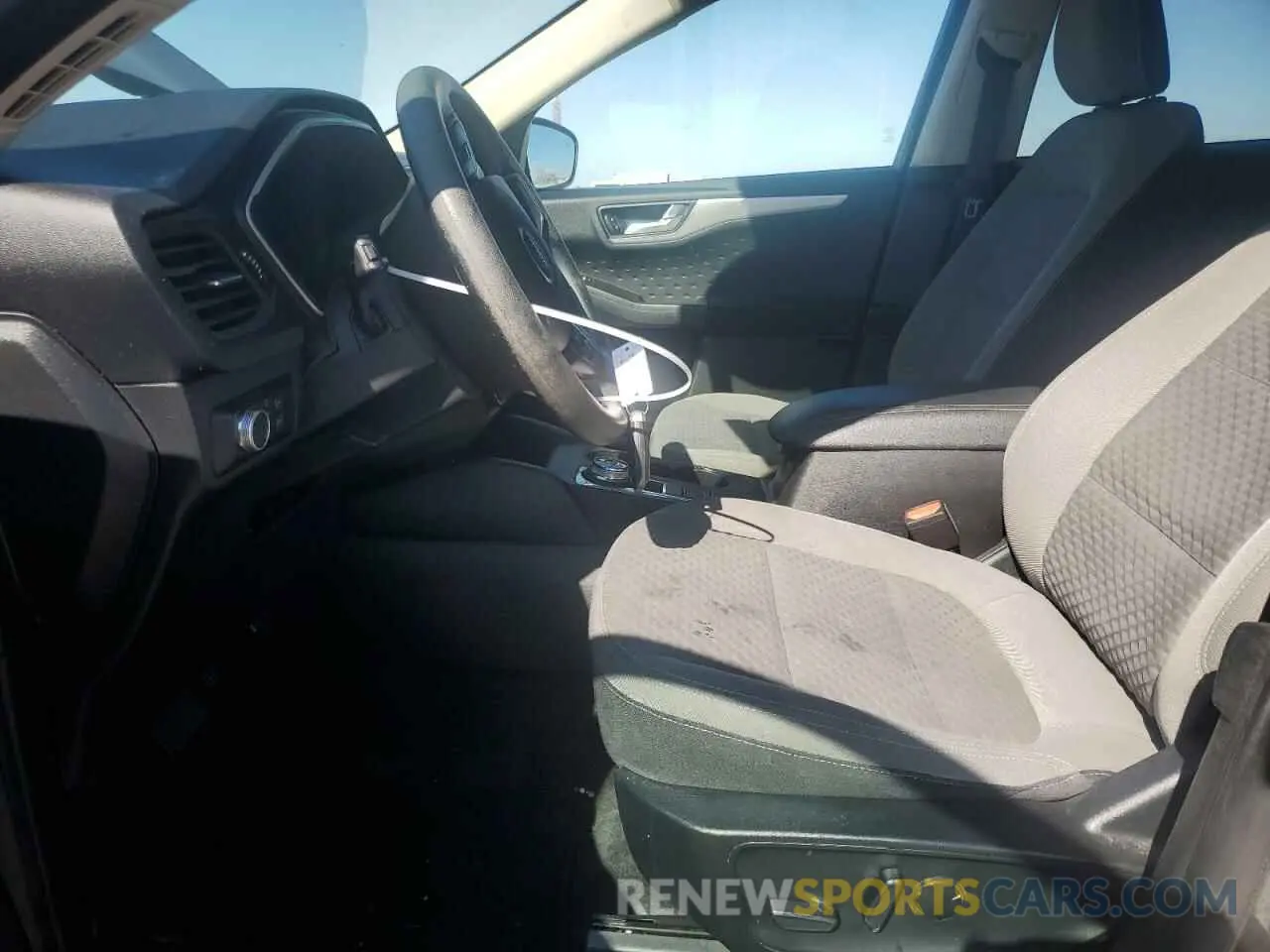 7 fotografías del automóvil dañado 1FMCU0G61LUA78887 FORD ESCAPE 2020