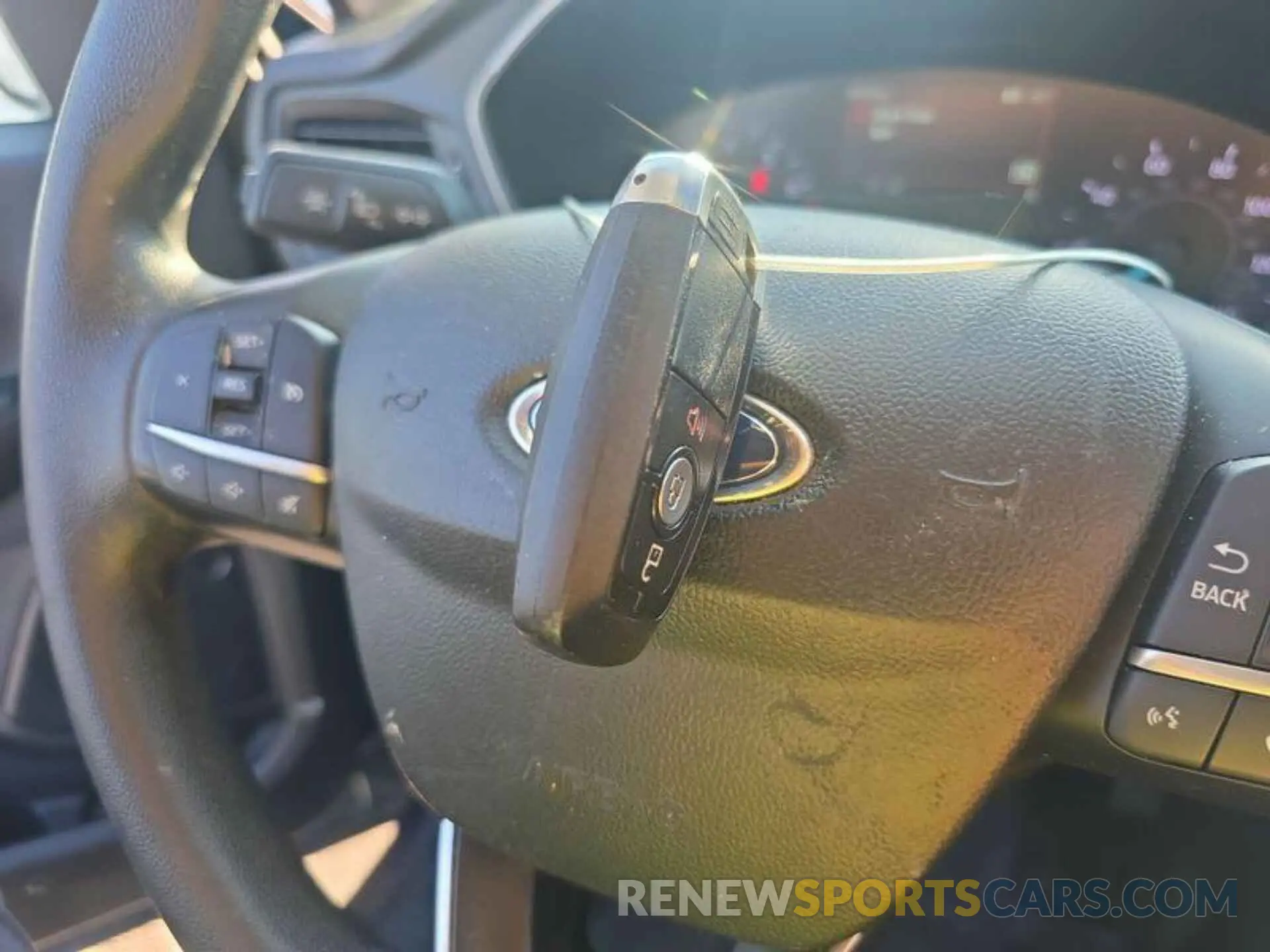 17 fotografías del automóvil dañado 1FMCU0G61LUB19082 FORD ESCAPE 2020