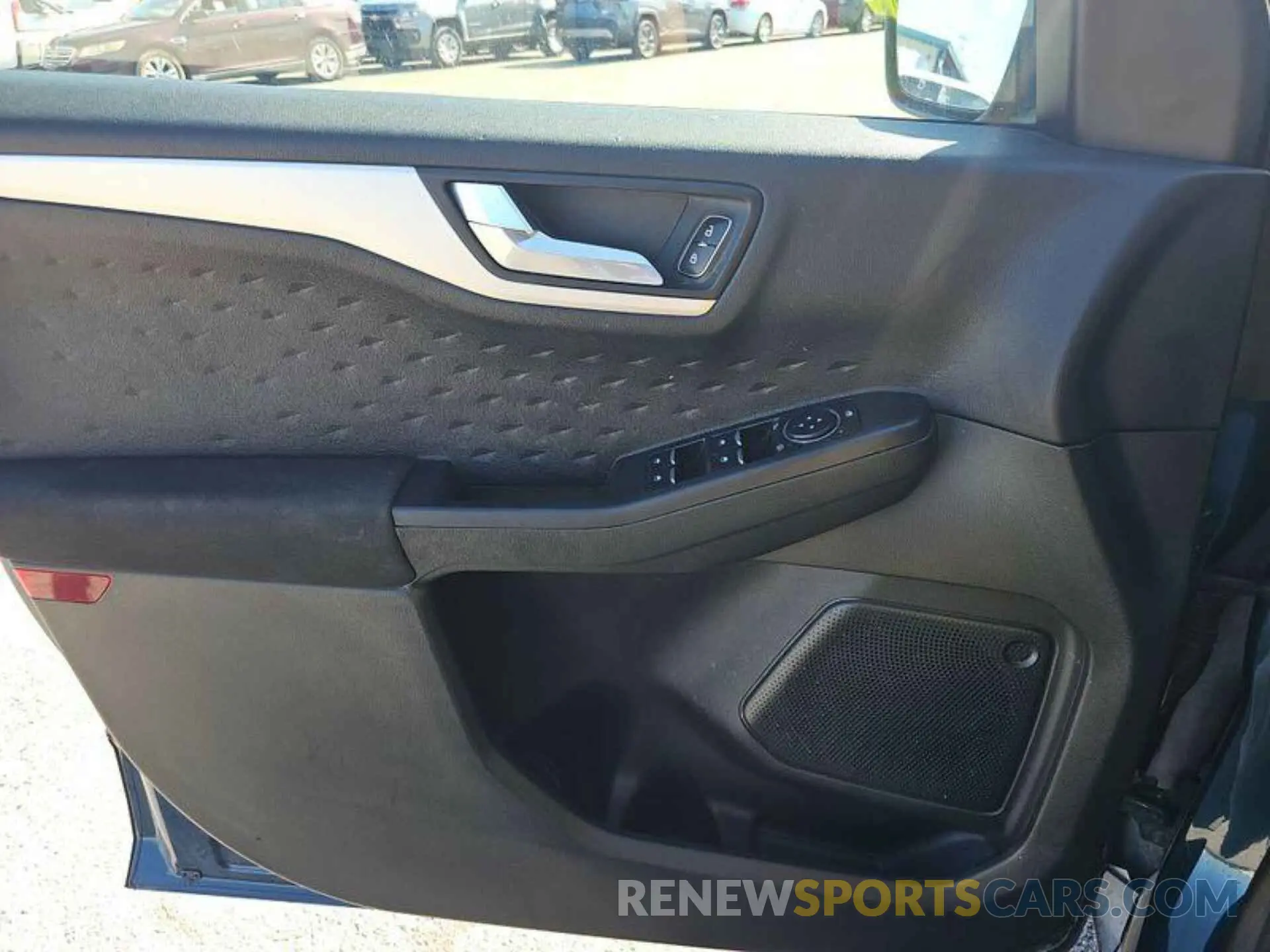 19 fotografías del automóvil dañado 1FMCU0G61LUB19082 FORD ESCAPE 2020