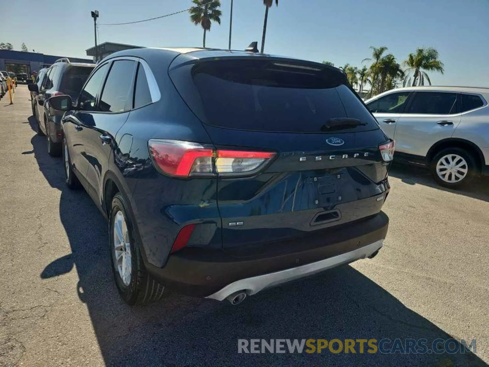 4 fotografías del automóvil dañado 1FMCU0G61LUB19082 FORD ESCAPE 2020
