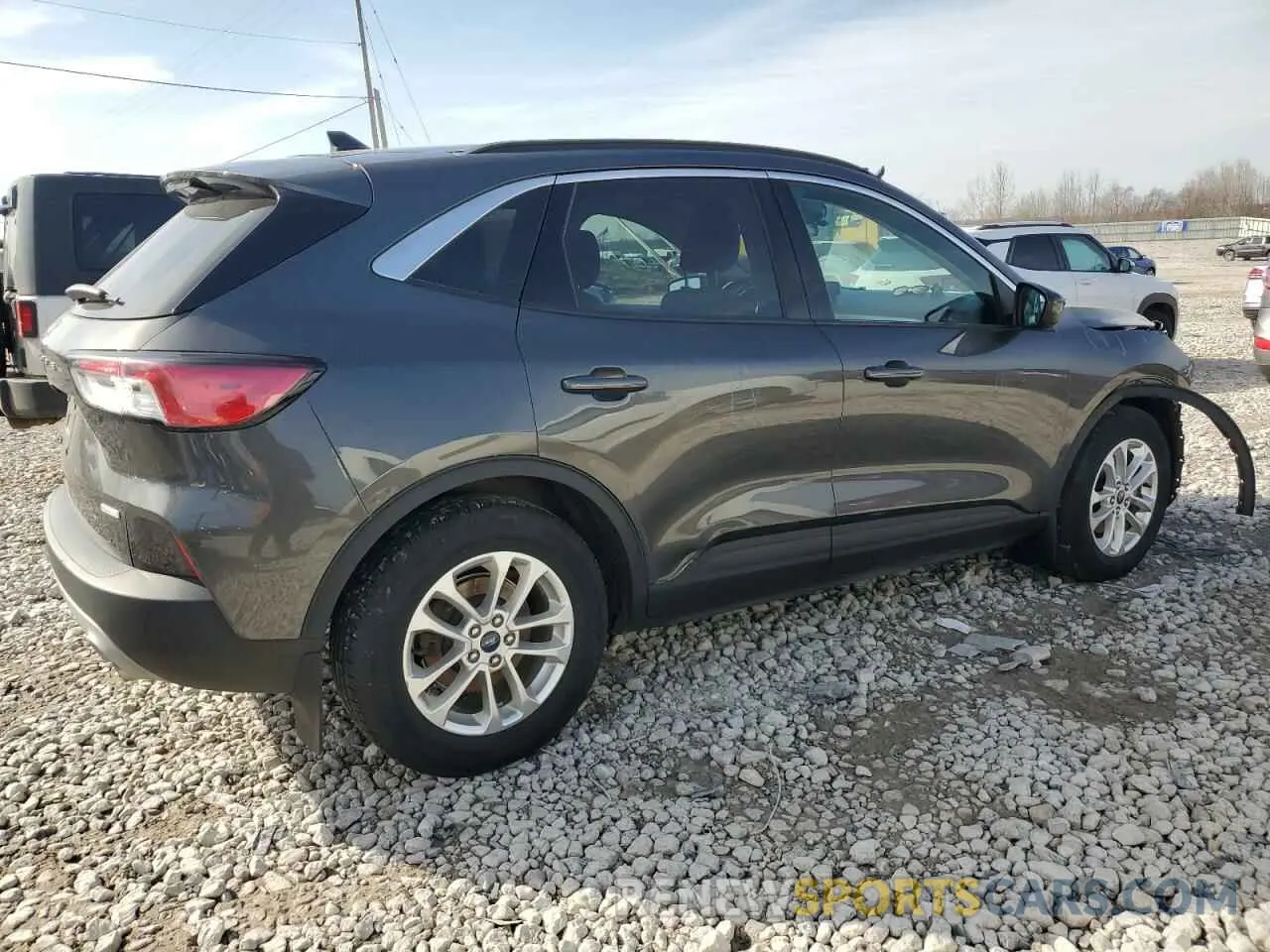 3 fotografías del automóvil dañado 1FMCU0G61LUB60585 FORD ESCAPE 2020