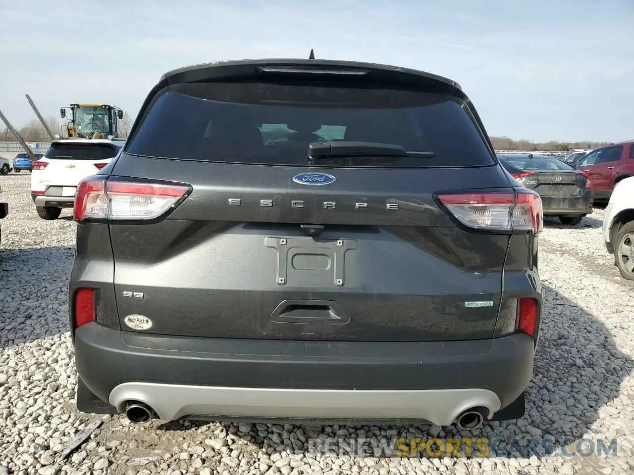 6 fotografías del automóvil dañado 1FMCU0G61LUB60585 FORD ESCAPE 2020