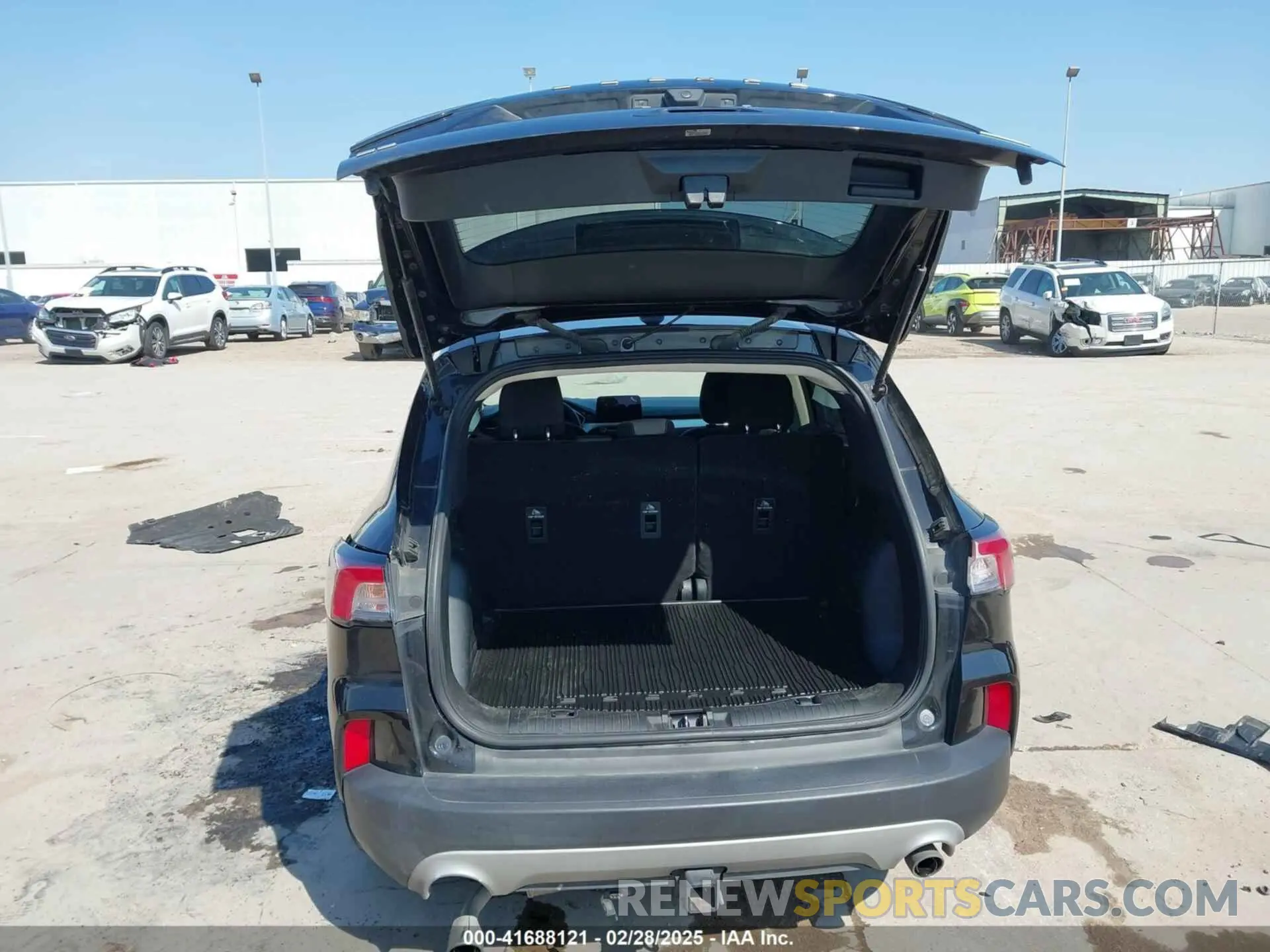 18 fotografías del automóvil dañado 1FMCU0G61LUB77189 FORD ESCAPE 2020