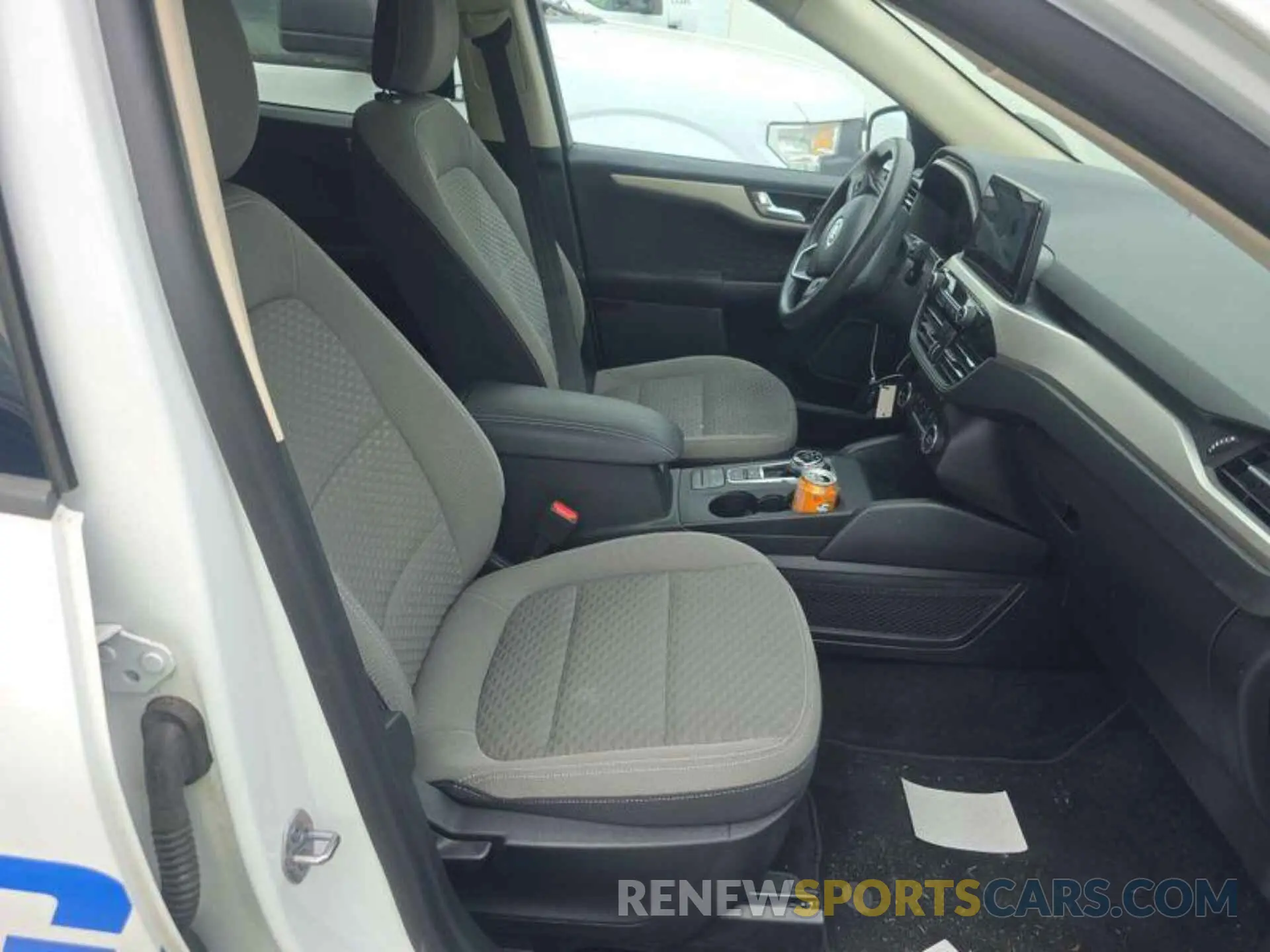 10 fotografías del automóvil dañado 1FMCU0G61LUB82313 FORD ESCAPE 2020
