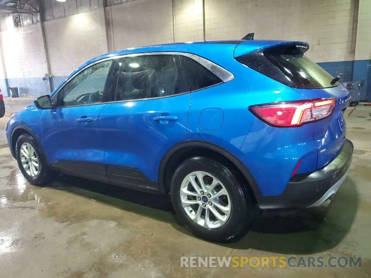 2 fotografías del automóvil dañado 1FMCU0G61LUB84112 FORD ESCAPE 2020