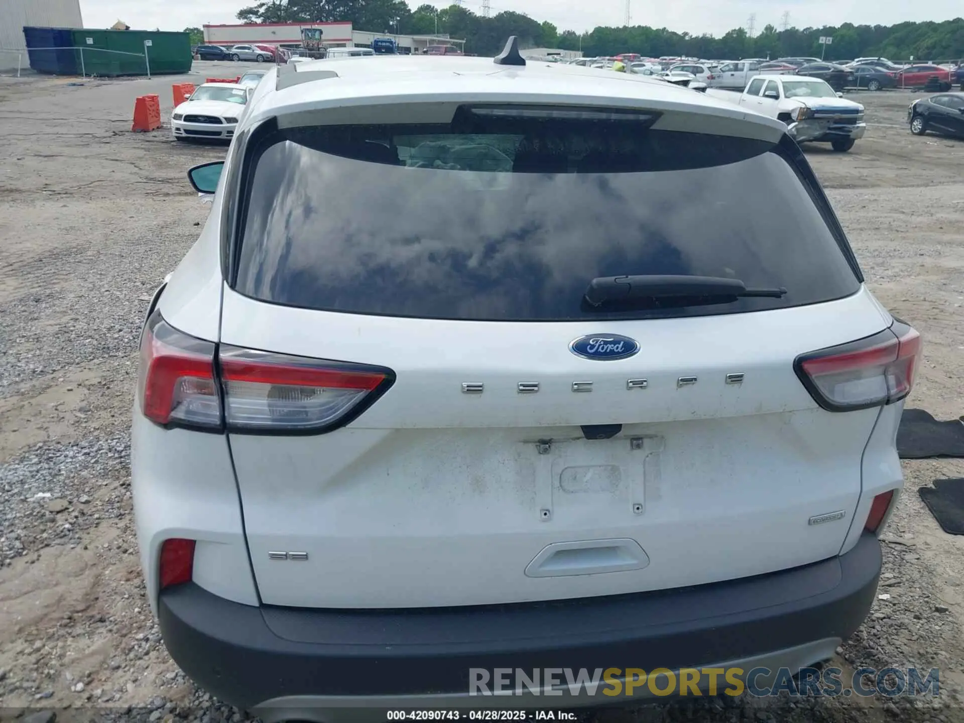 15 fotografías del automóvil dañado 1FMCU0G61LUC46897 FORD ESCAPE 2020