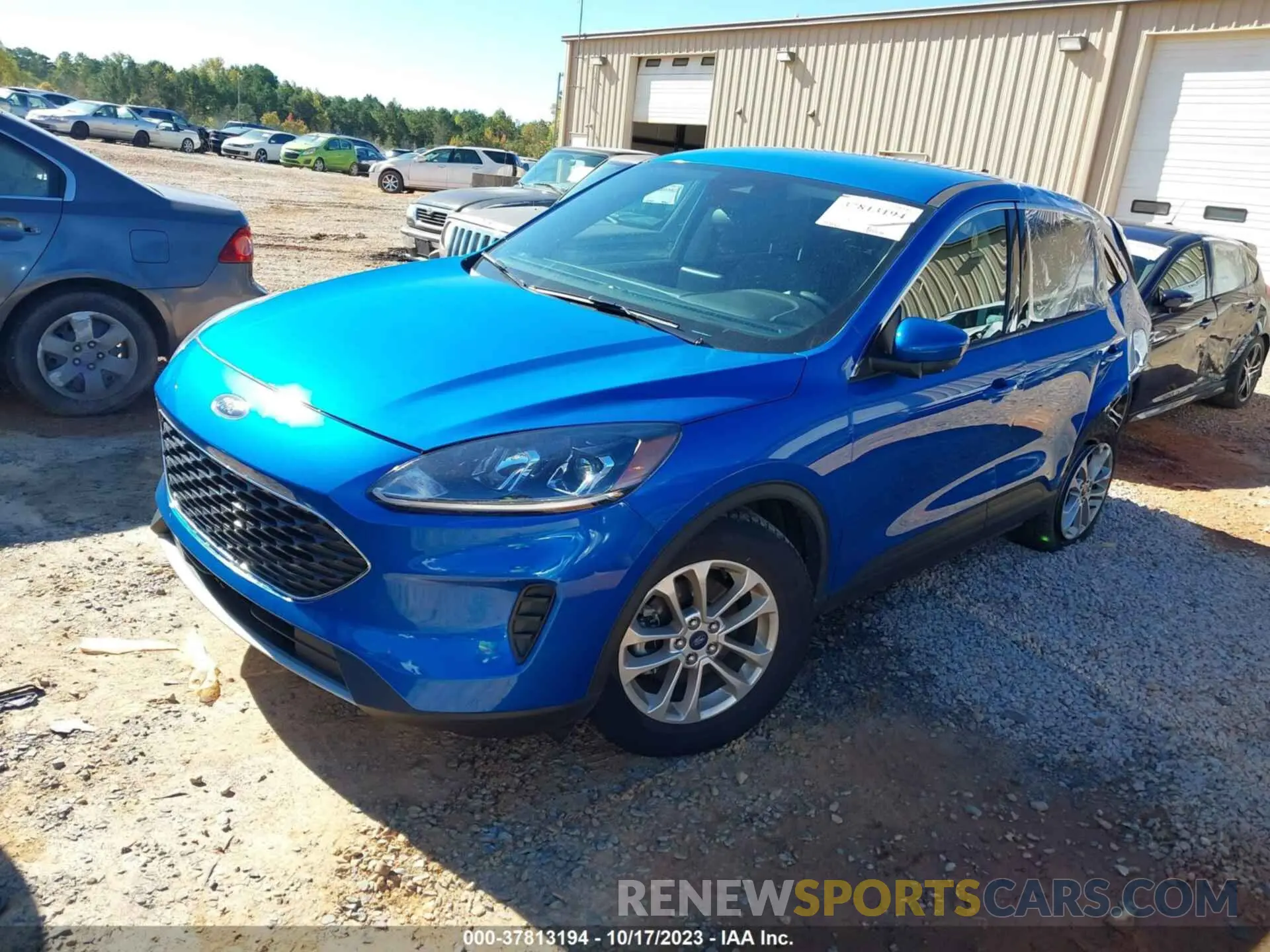 2 fotografías del automóvil dañado 1FMCU0G62LUA66943 FORD ESCAPE 2020