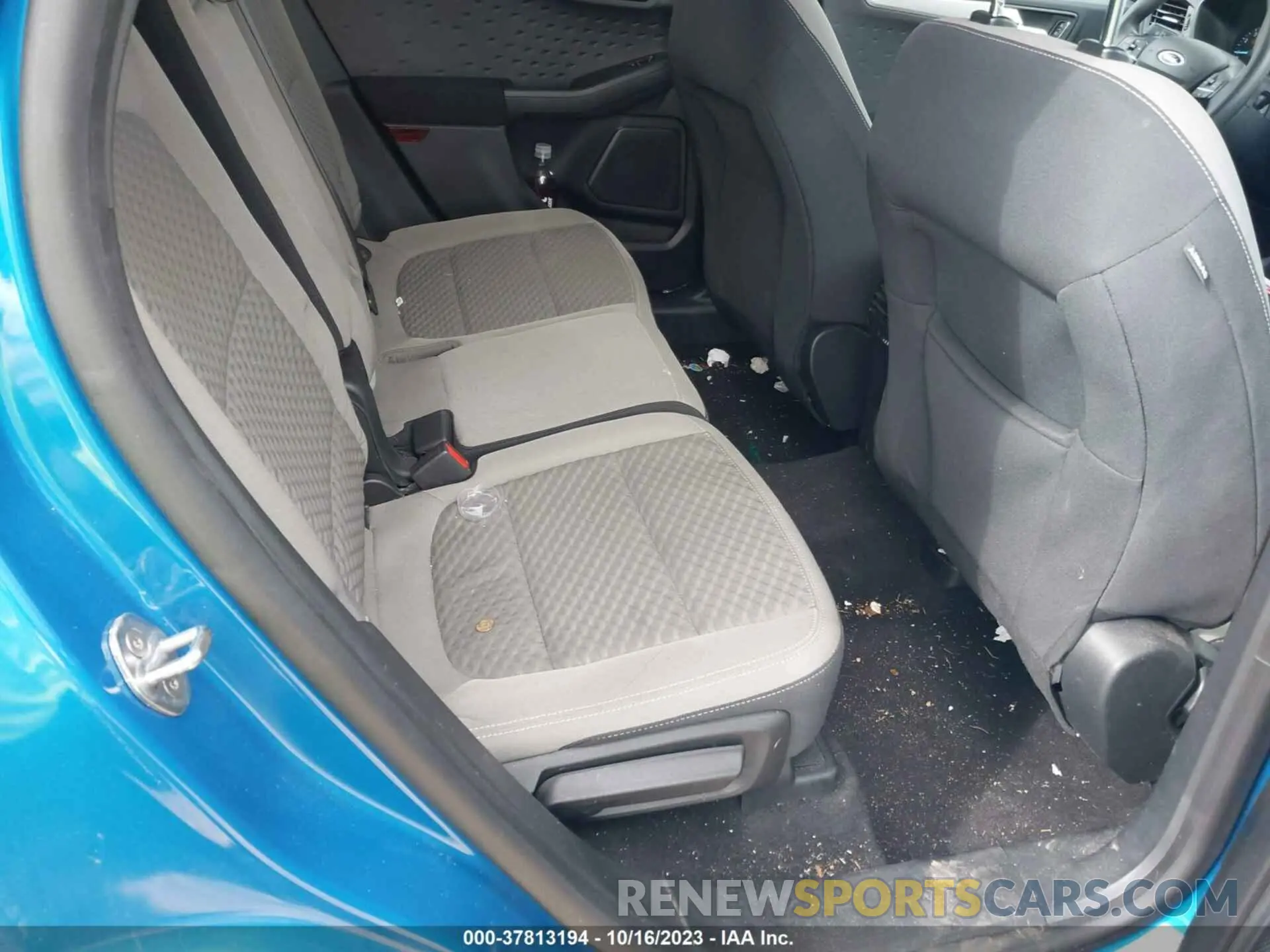 8 fotografías del automóvil dañado 1FMCU0G62LUA66943 FORD ESCAPE 2020