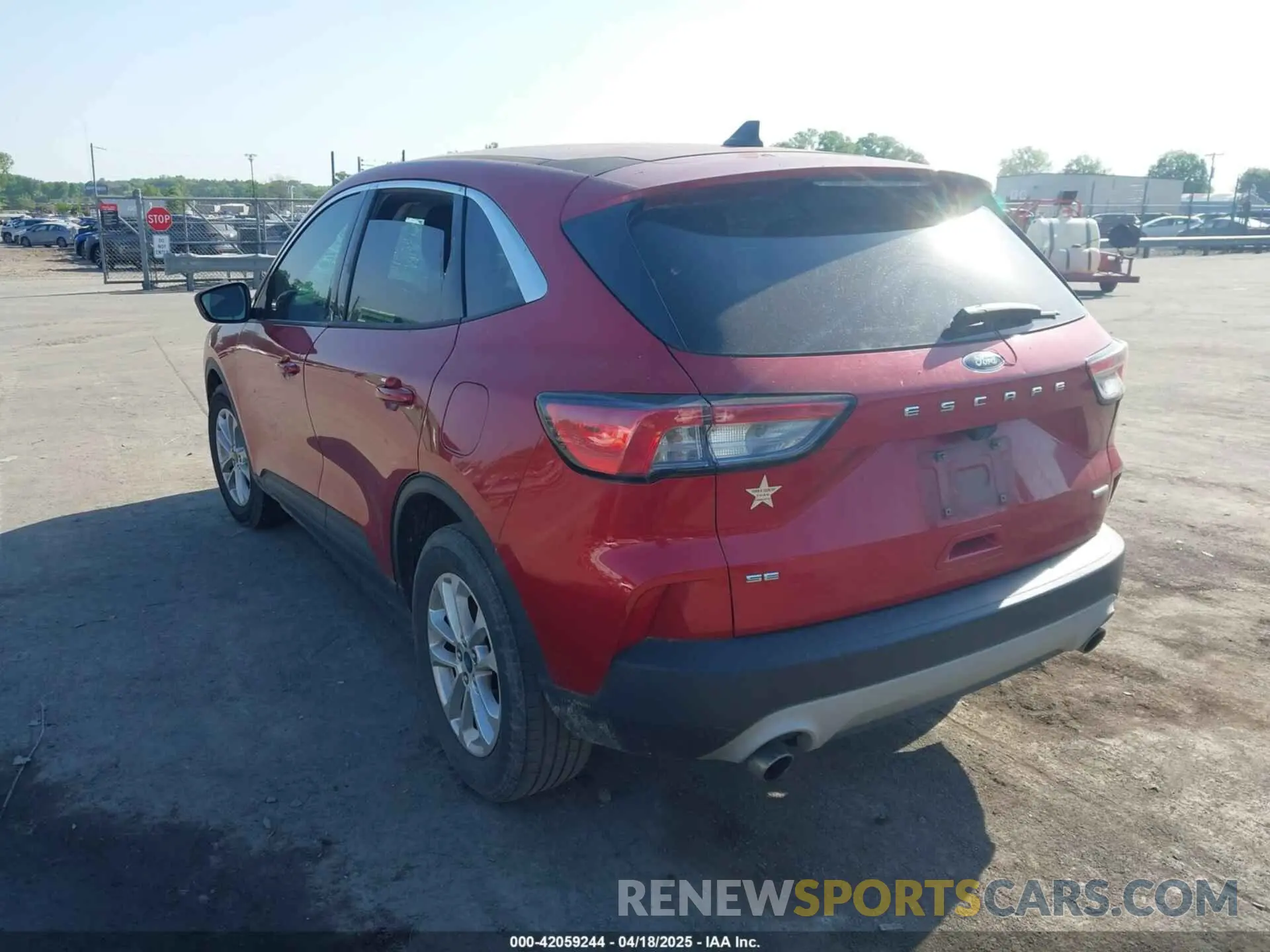 3 fotografías del automóvil dañado 1FMCU0G62LUB94518 FORD ESCAPE 2020