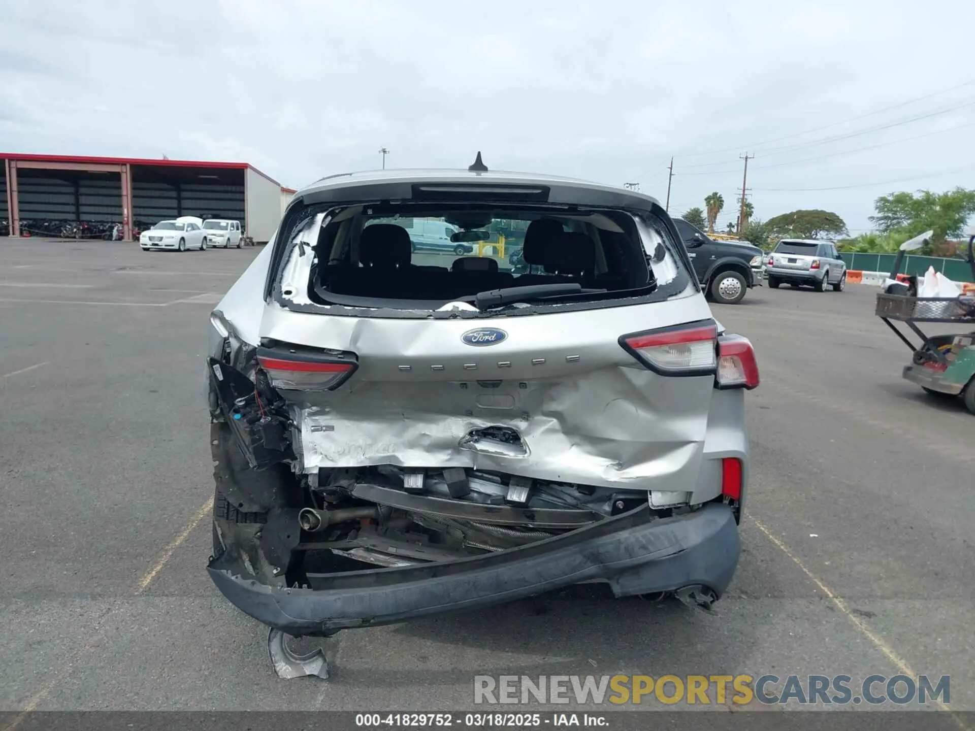 17 fotografías del automóvil dañado 1FMCU0G62LUC64230 FORD ESCAPE 2020