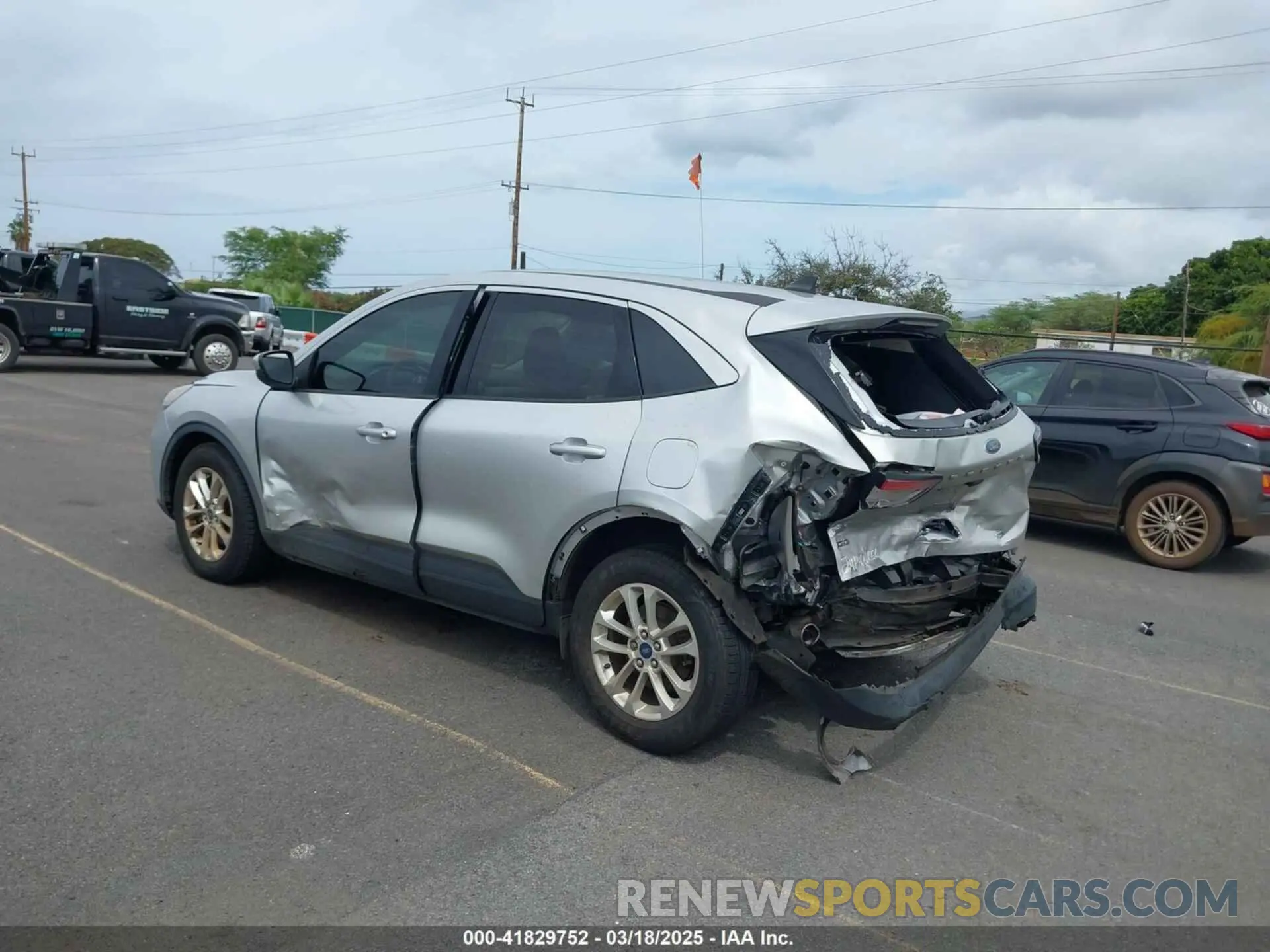 3 fotografías del automóvil dañado 1FMCU0G62LUC64230 FORD ESCAPE 2020