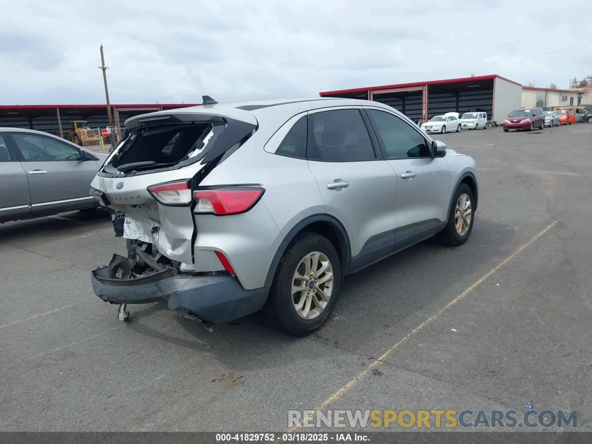 4 fotografías del automóvil dañado 1FMCU0G62LUC64230 FORD ESCAPE 2020