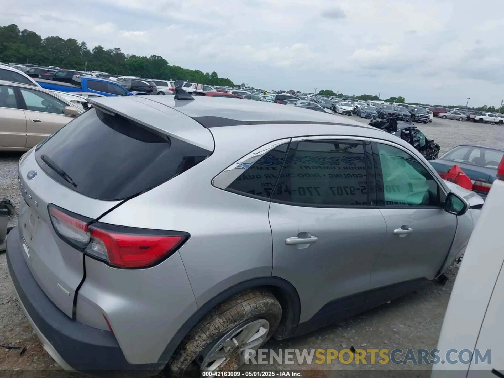 12 fotografías del automóvil dañado 1FMCU0G63LUA45809 FORD ESCAPE 2020