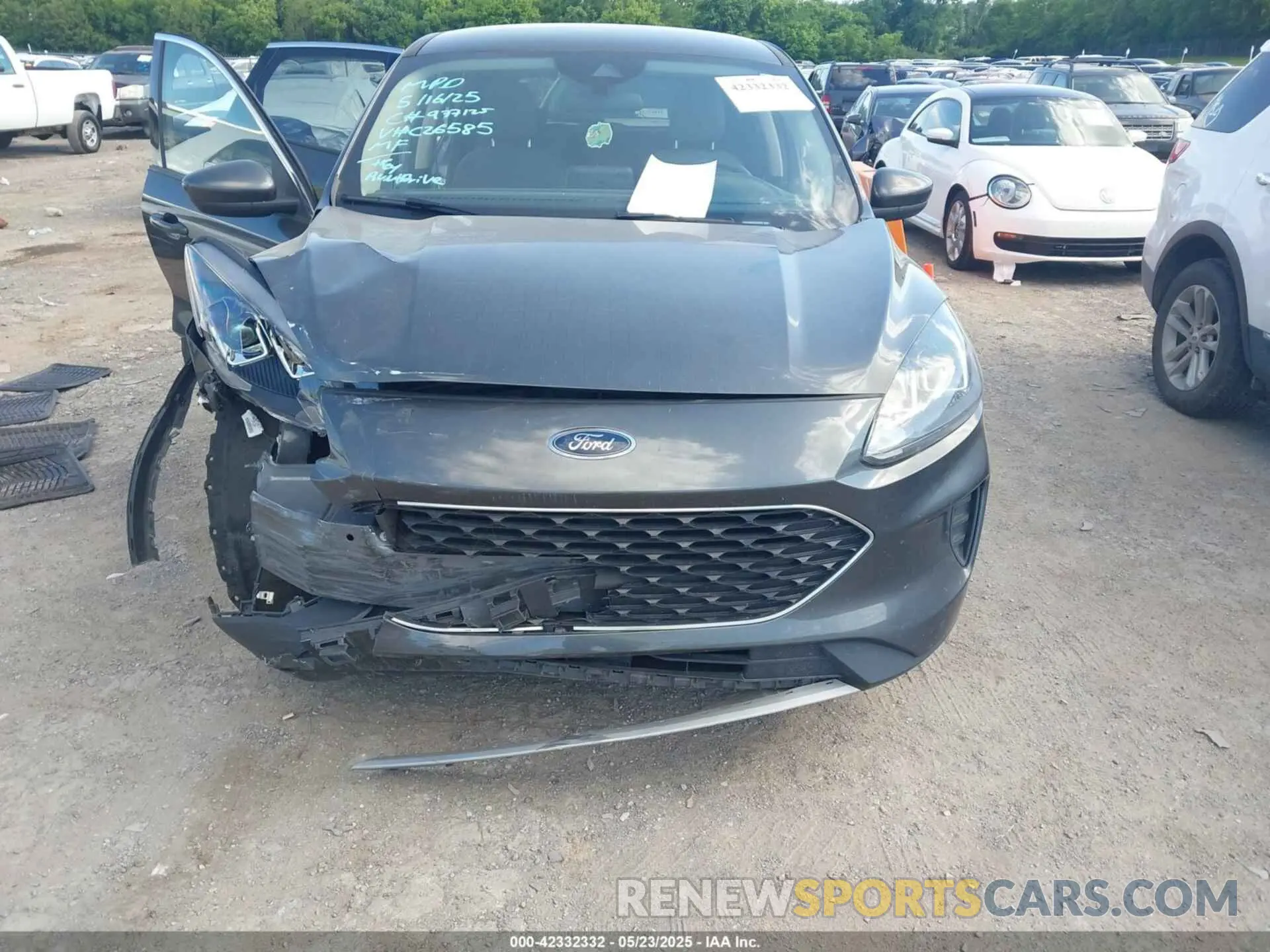 12 fotografías del automóvil dañado 1FMCU0G63LUC26585 FORD ESCAPE 2020