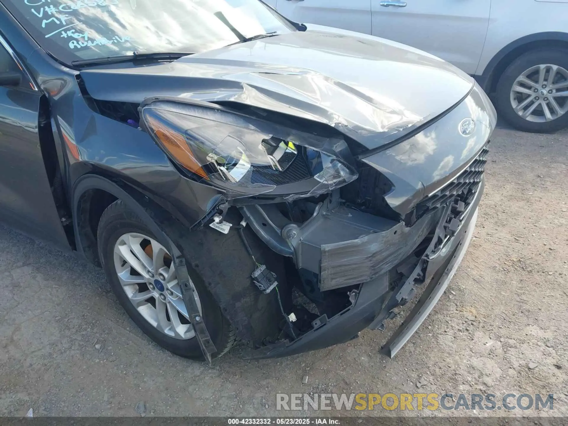 6 fotografías del automóvil dañado 1FMCU0G63LUC26585 FORD ESCAPE 2020