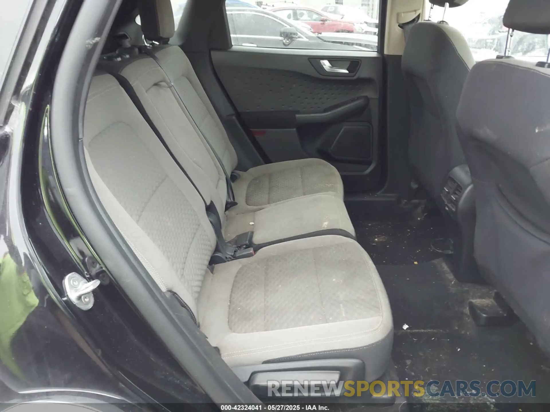 8 fotografías del automóvil dañado 1FMCU0G64LUA46953 FORD ESCAPE 2020