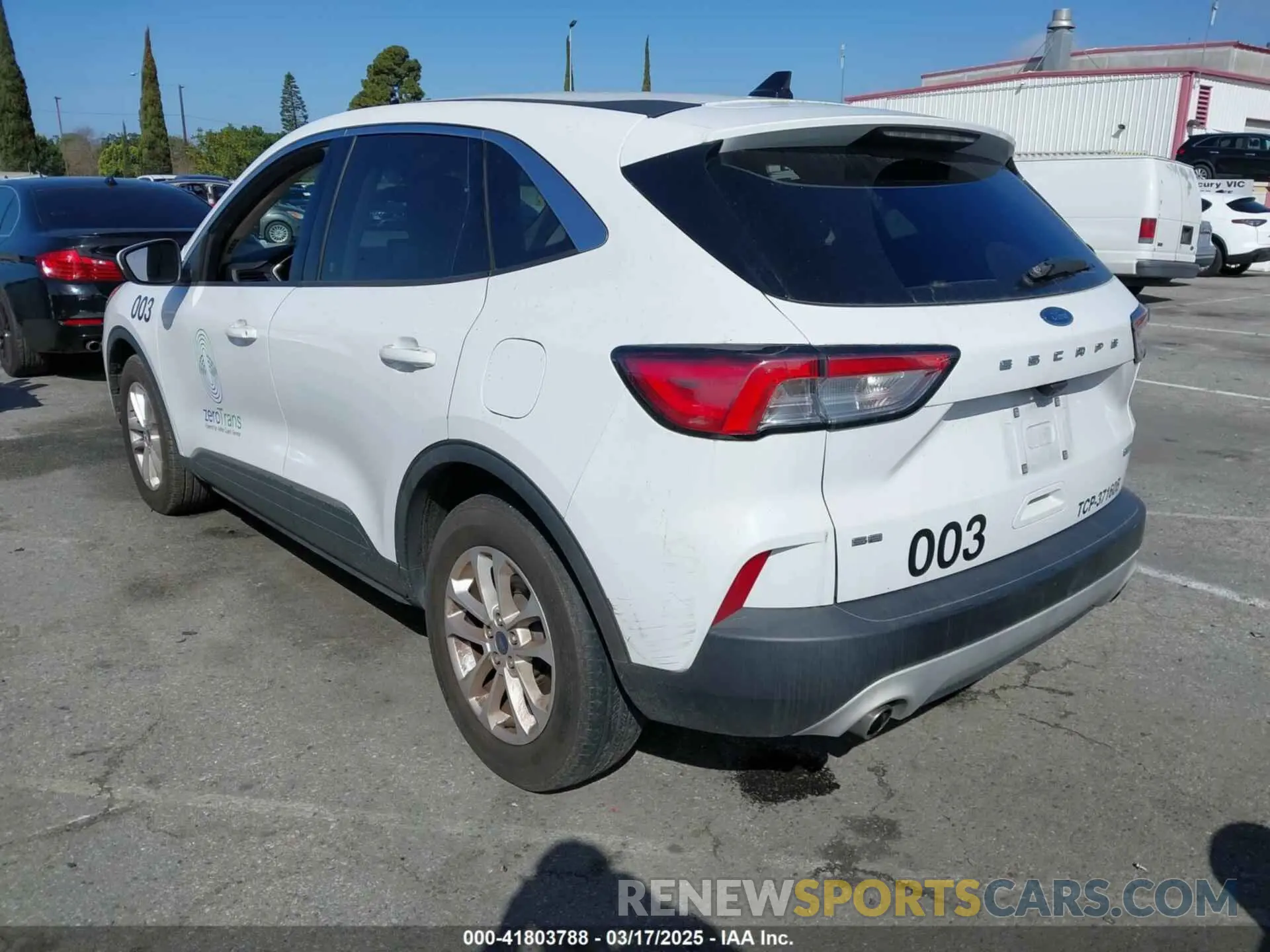 3 fotografías del automóvil dañado 1FMCU0G64LUA86255 FORD ESCAPE 2020