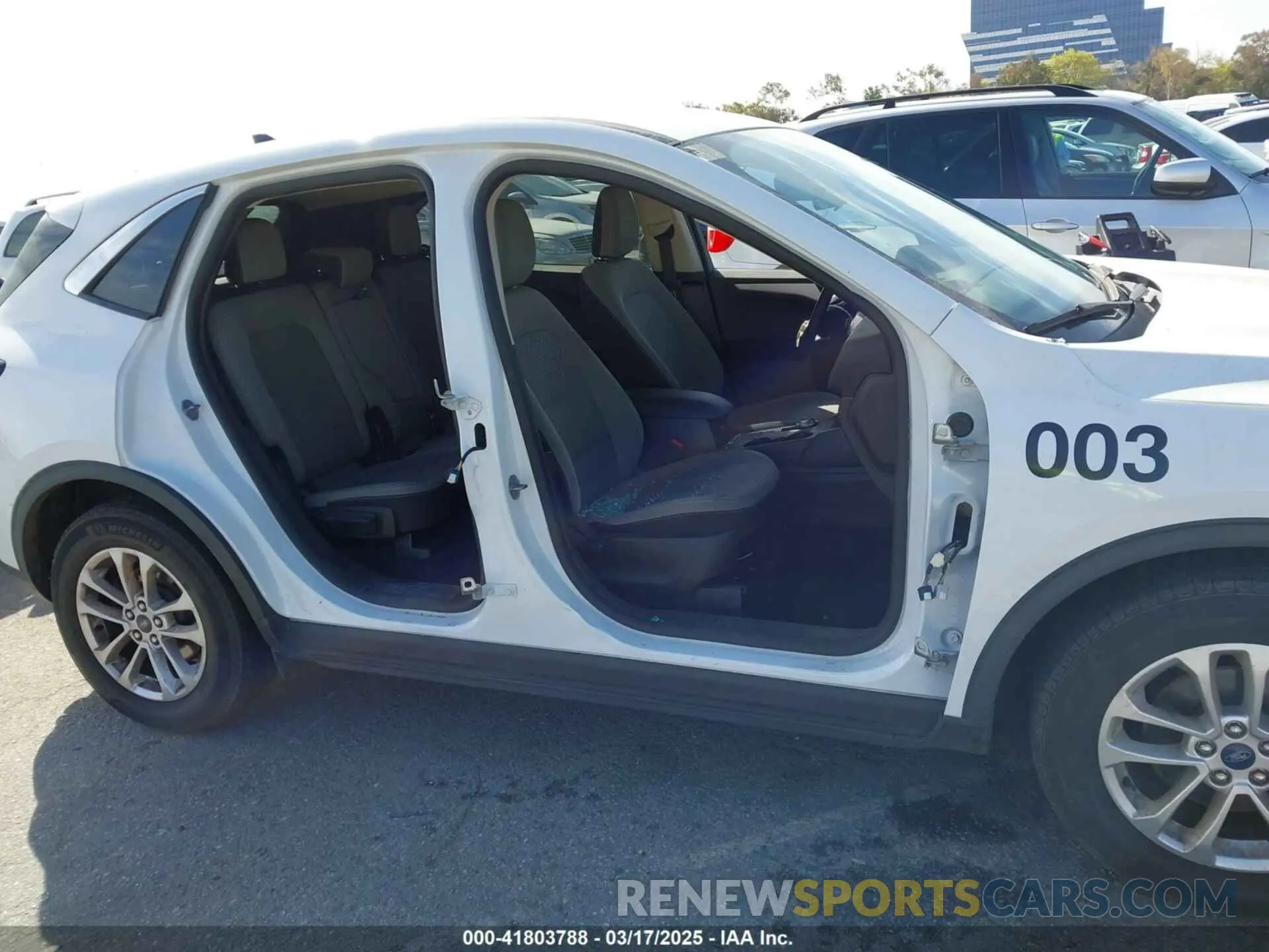 6 fotografías del automóvil dañado 1FMCU0G64LUA86255 FORD ESCAPE 2020