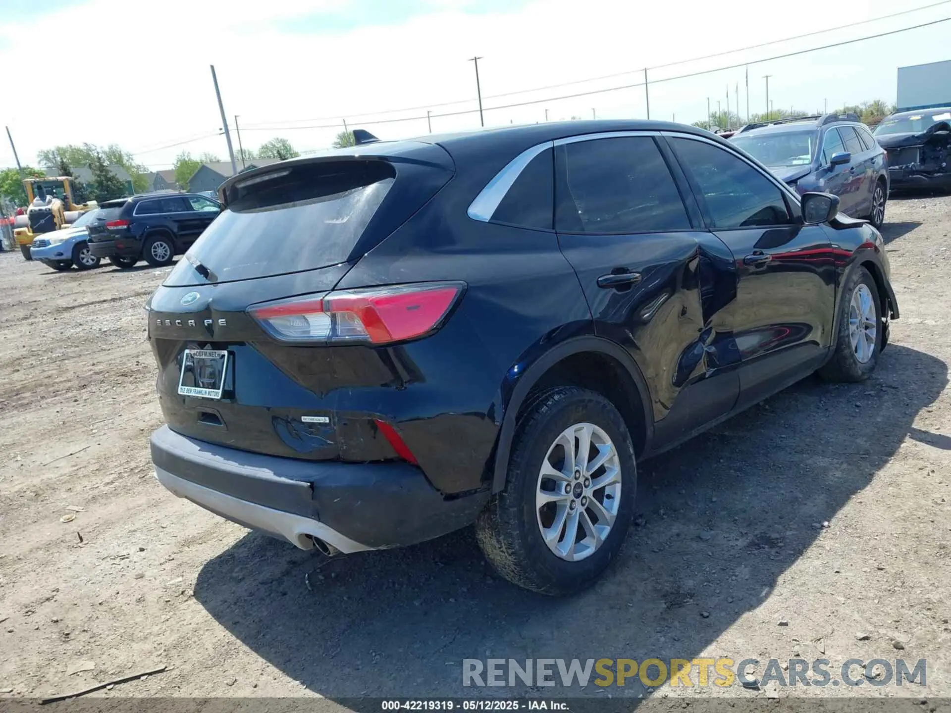 4 fotografías del automóvil dañado 1FMCU0G64LUA93755 FORD ESCAPE 2020