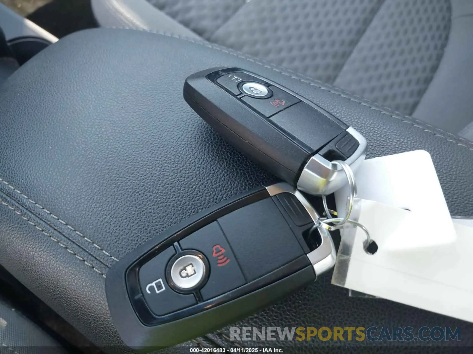 11 fotografías del automóvil dañado 1FMCU0G64LUB74027 FORD ESCAPE 2020