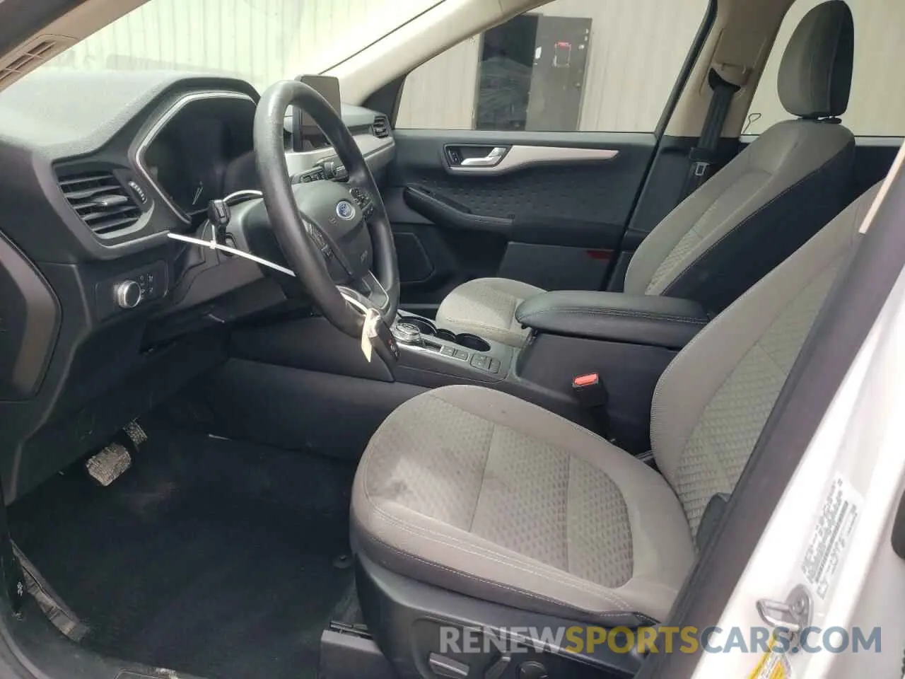 7 fotografías del automóvil dañado 1FMCU0G64LUB84105 FORD ESCAPE 2020