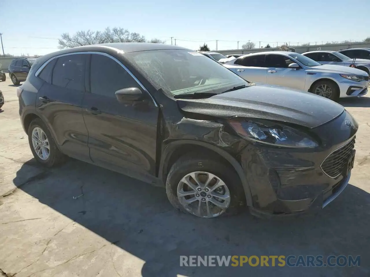 4 fotografías del automóvil dañado 1FMCU0G64LUC08421 FORD ESCAPE 2020
