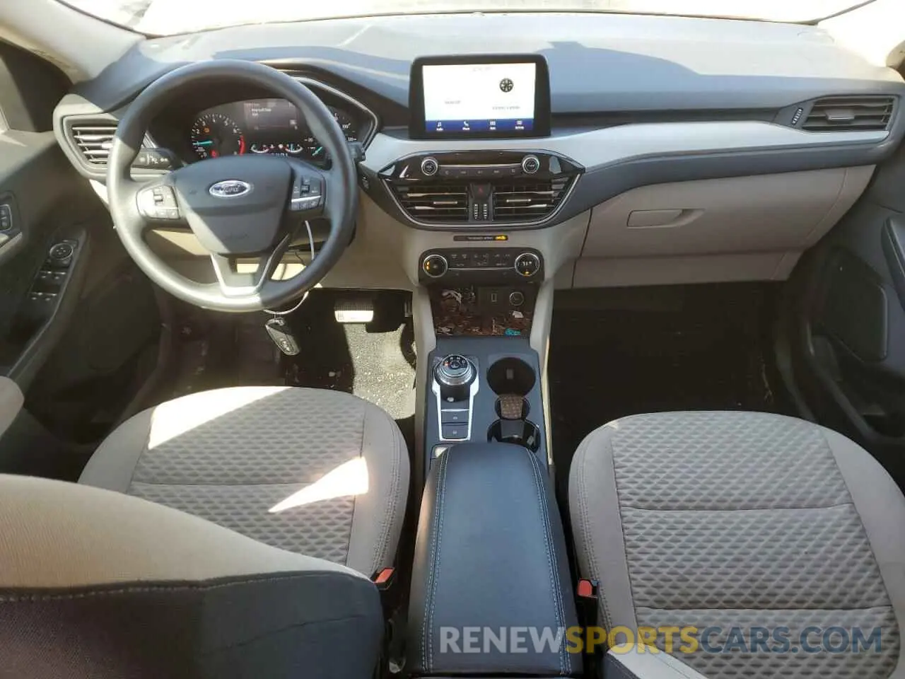 8 fotografías del automóvil dañado 1FMCU0G64LUC08421 FORD ESCAPE 2020