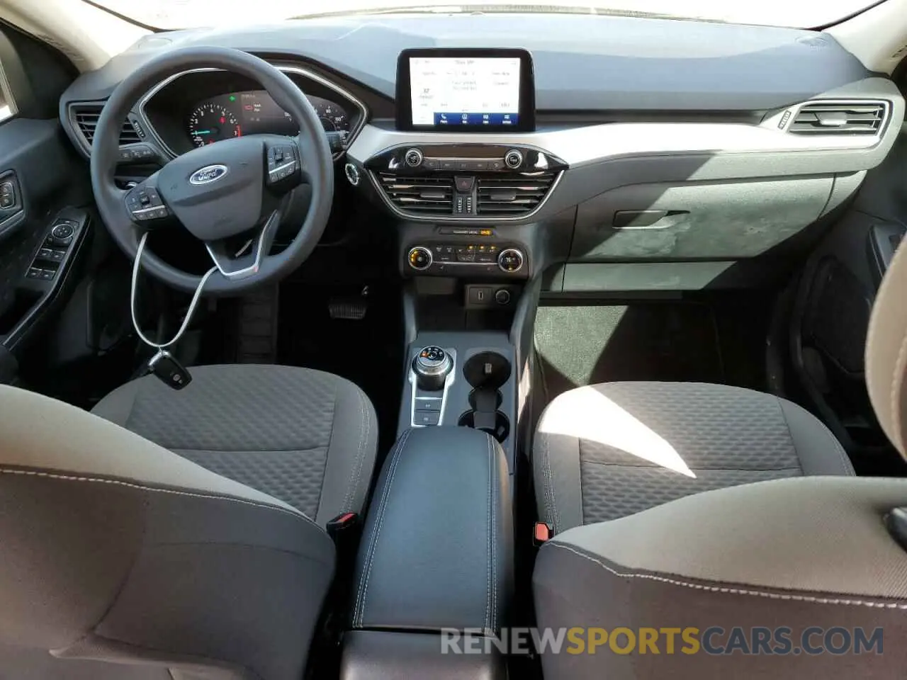 8 fotografías del automóvil dañado 1FMCU0G65LUA76382 FORD ESCAPE 2020