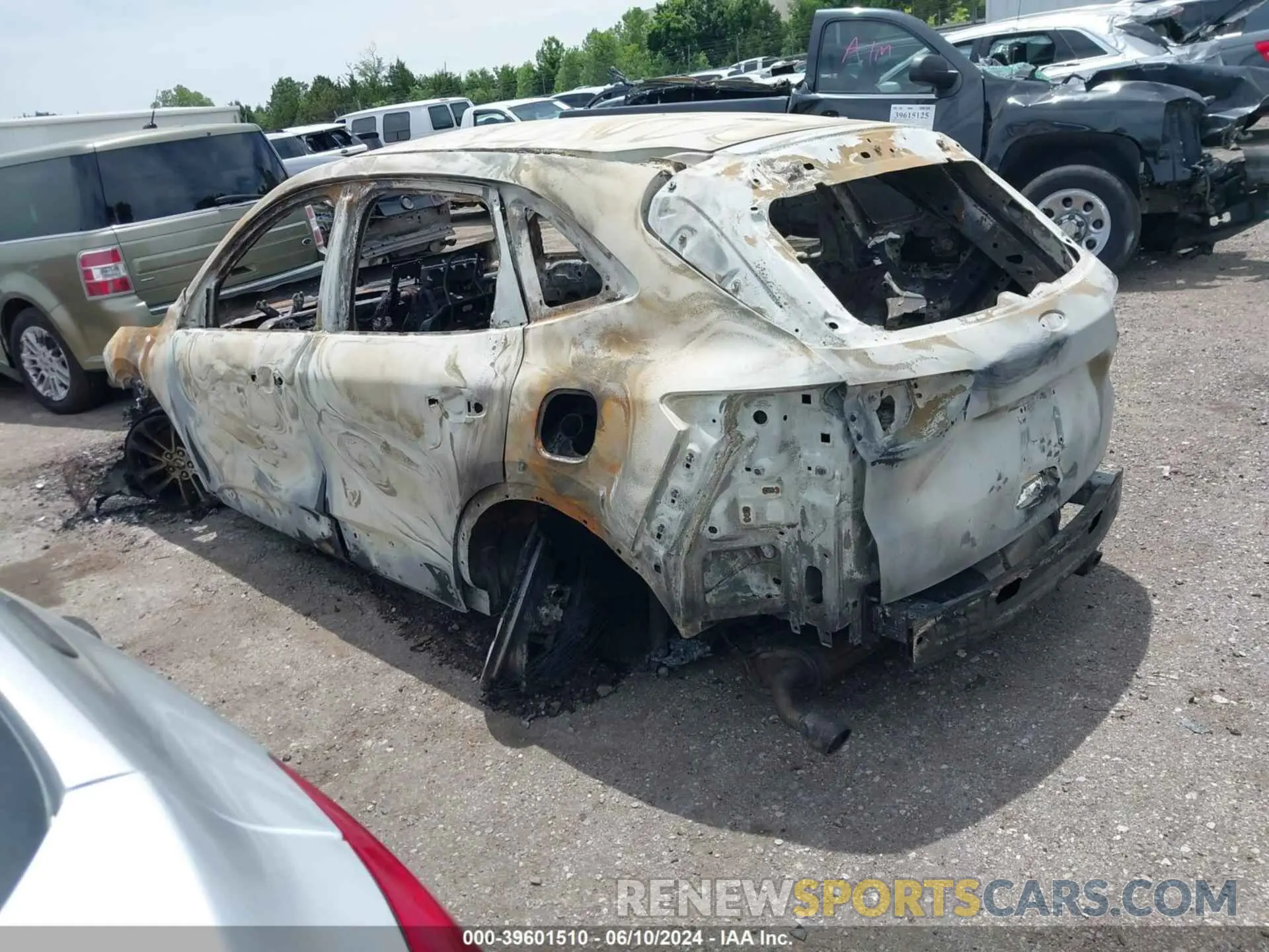 3 fotografías del automóvil dañado 1FMCU0G65LUB03144 FORD ESCAPE 2020